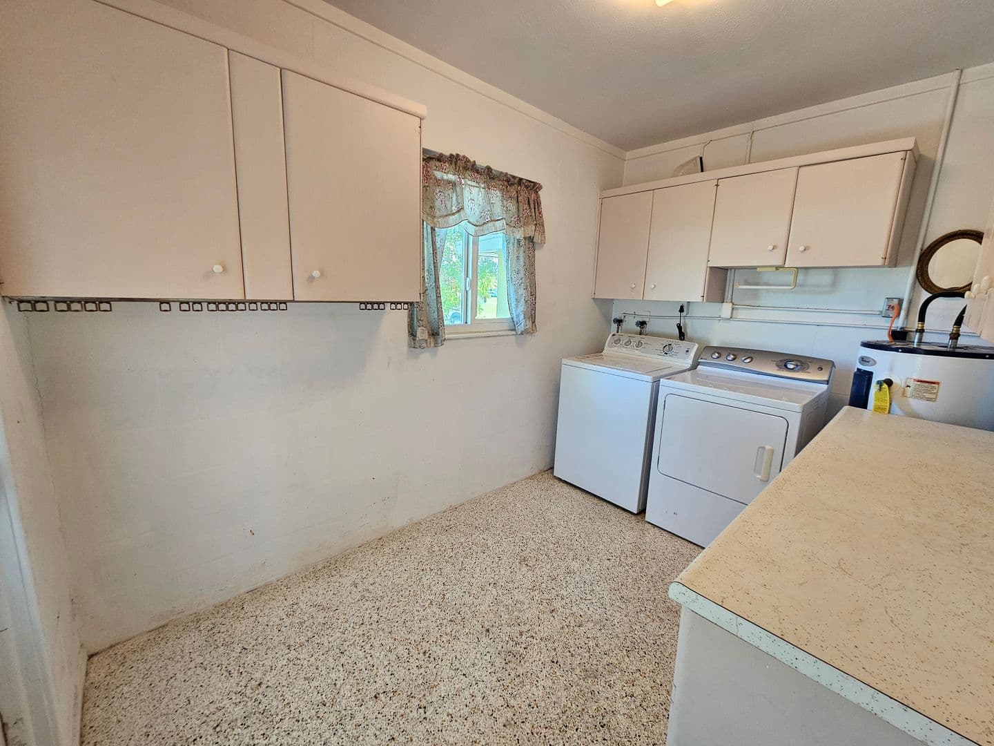 Venice House: 264 Glen Oak Road