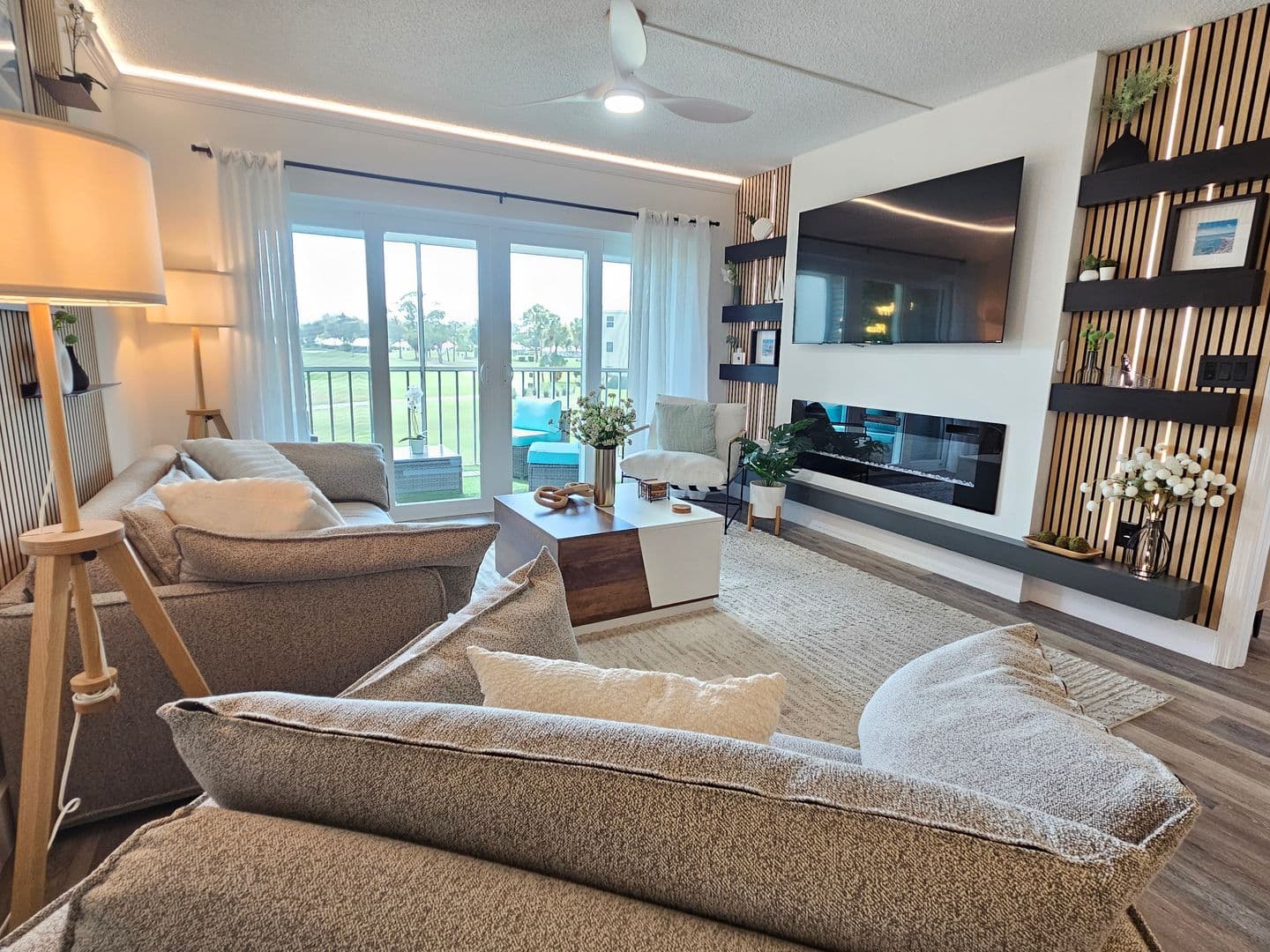 Venice Condo: 437 Cerromar Lane #424