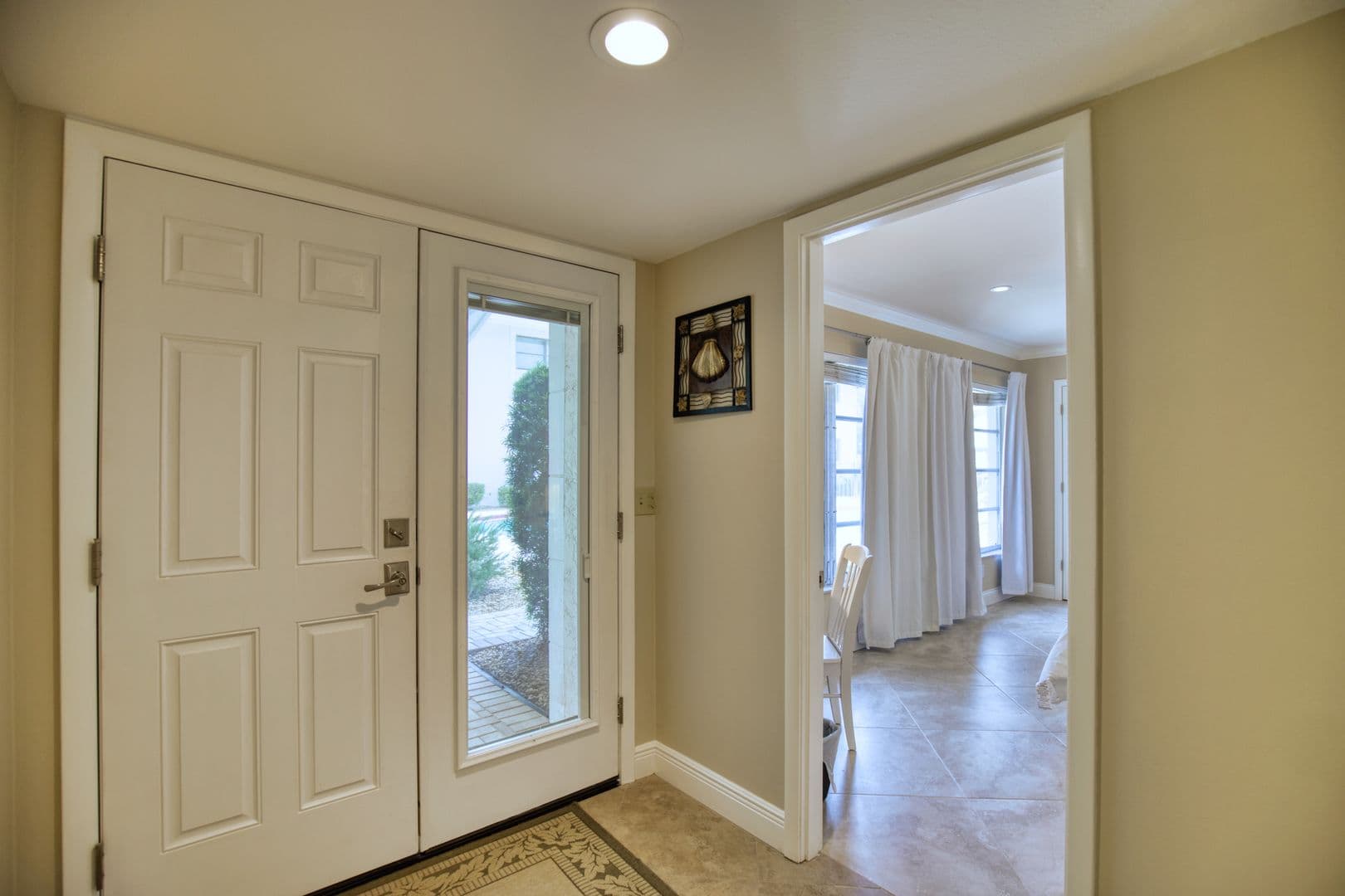 Venice Condo: 100 Avenue Des Pasque #9
