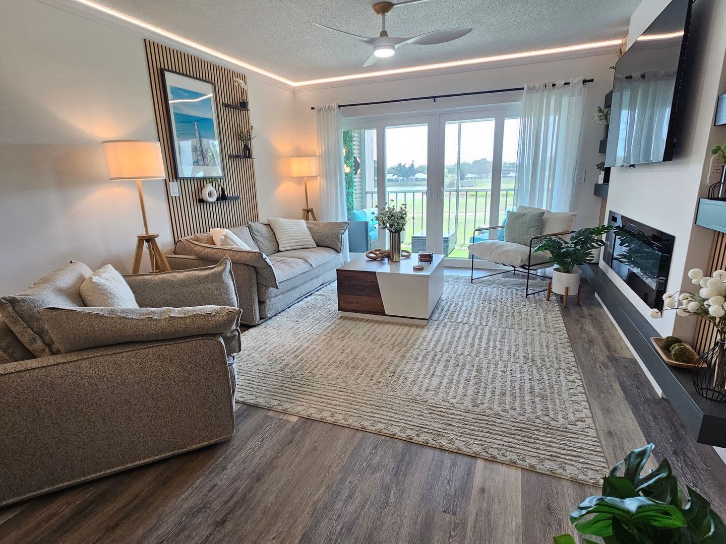 Venice Condo: 437 Cerromar Lane #424
