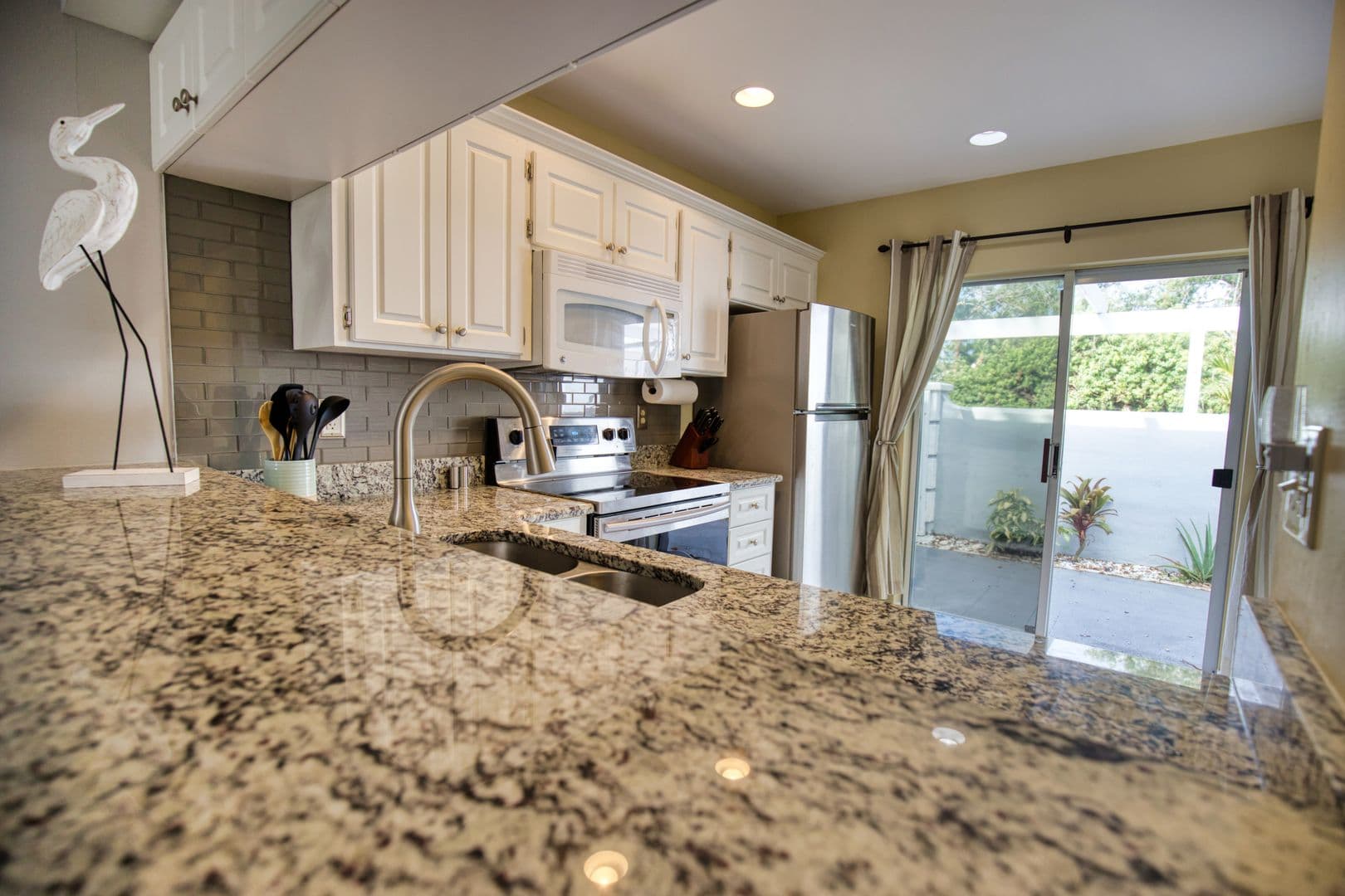 Venice House: 208 Cerromar Way S. #26