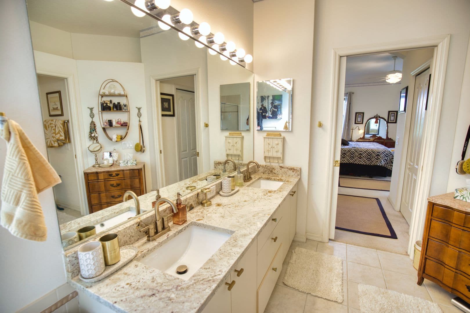 Venice House: 1520 San Ysidro Way