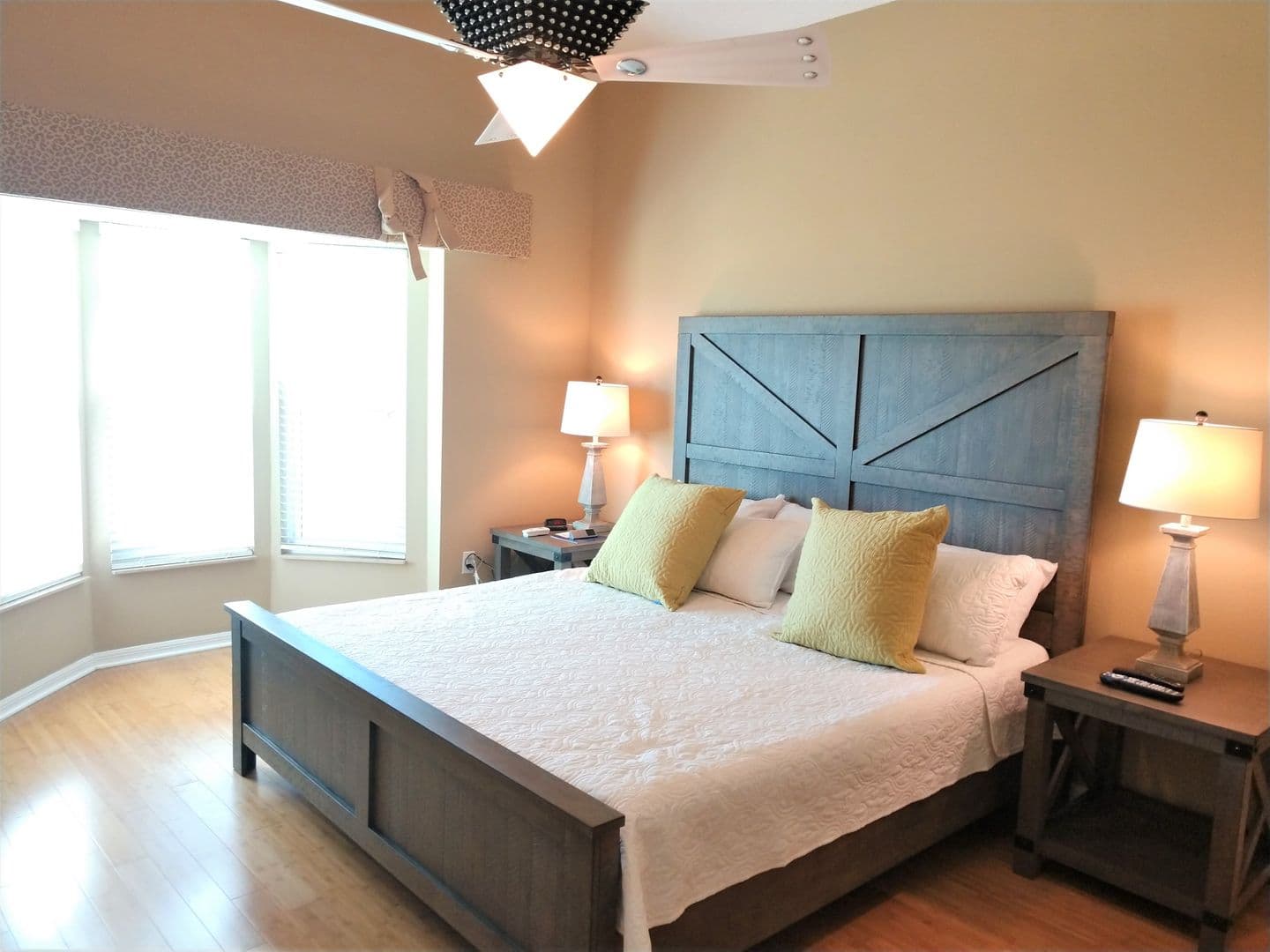 Venice Apartment: 540 Clubside Circle