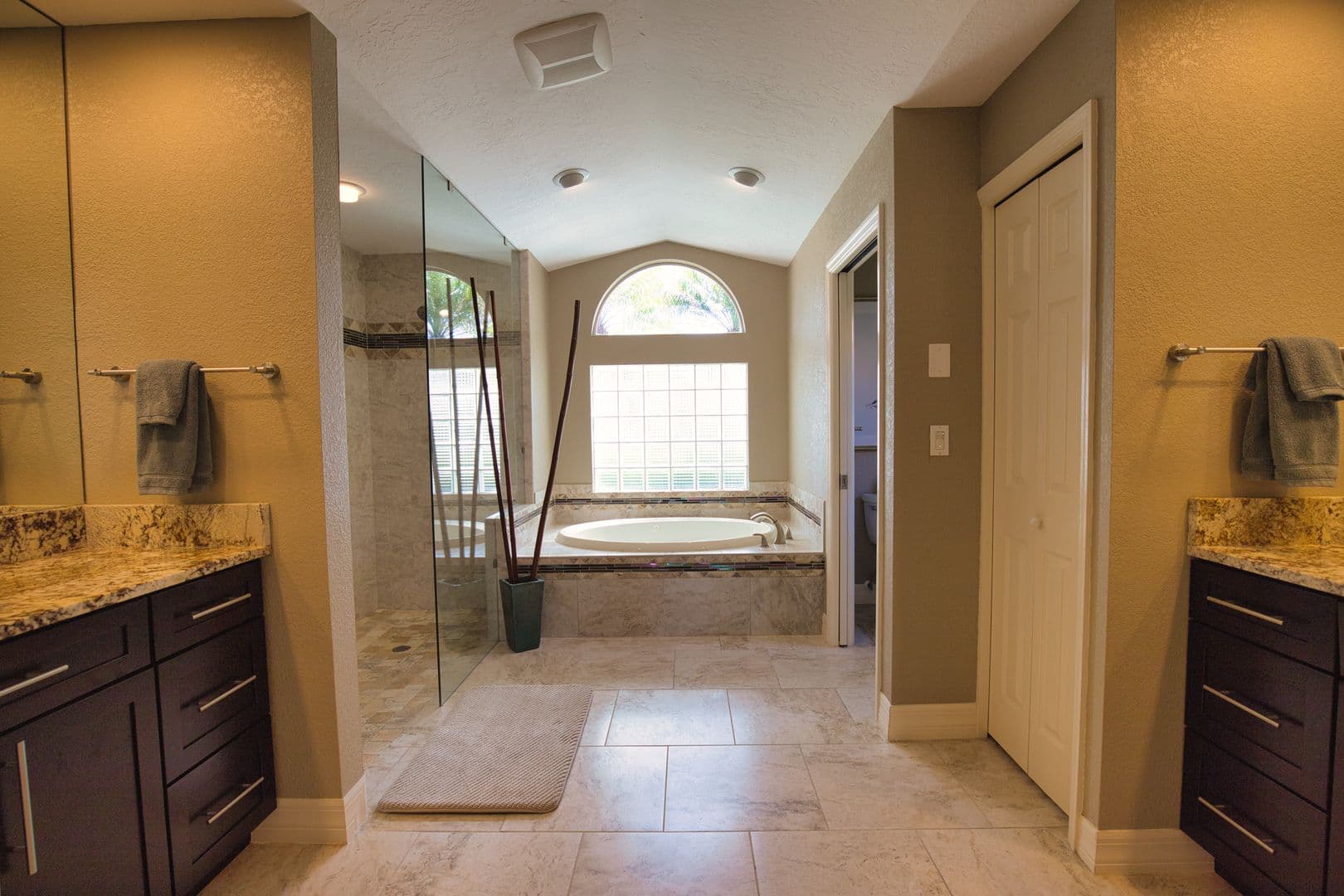 Venice House: 630 Khyber Lane