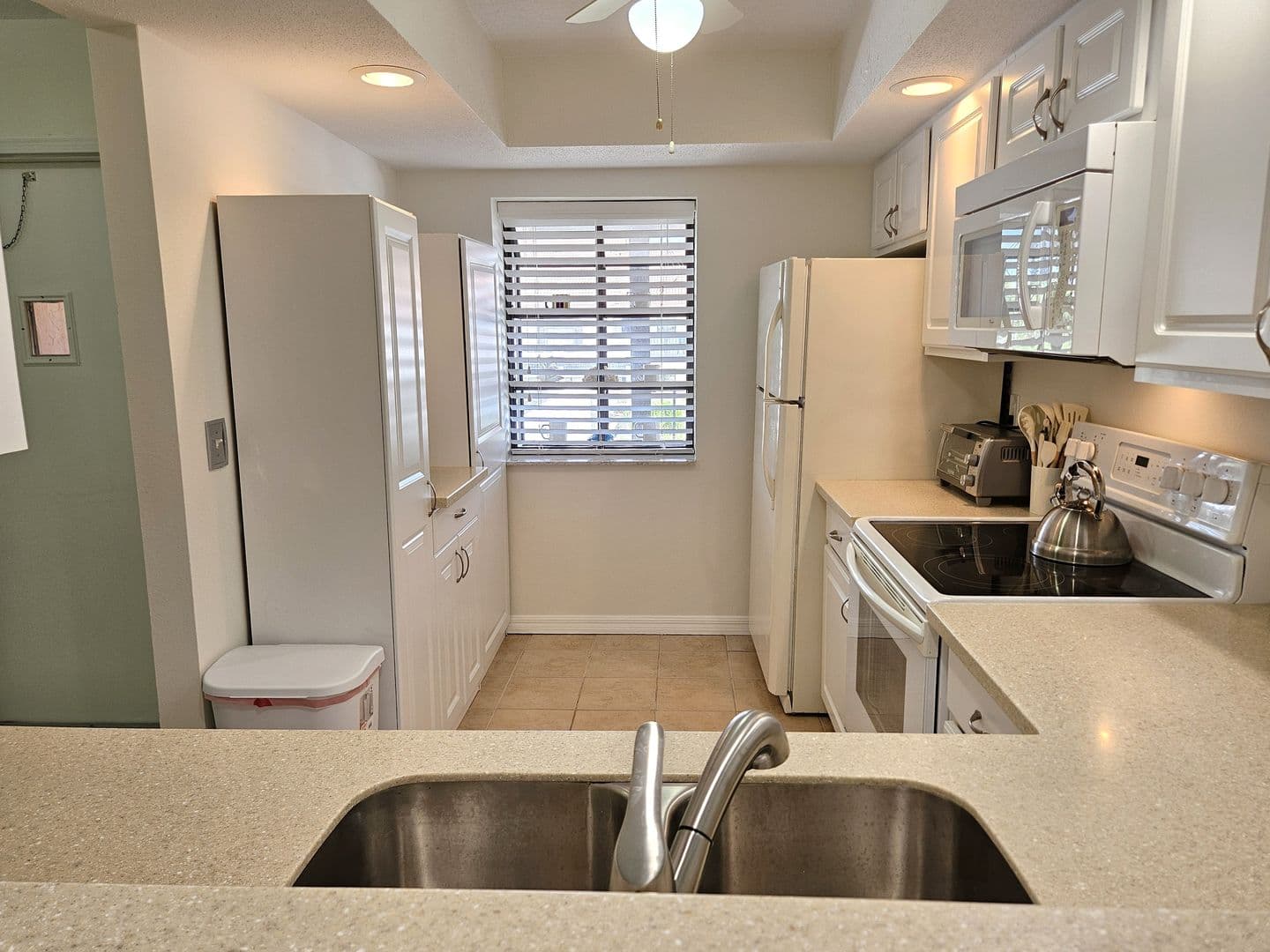 Venice Condo: 764 Avenida Estancia #206B