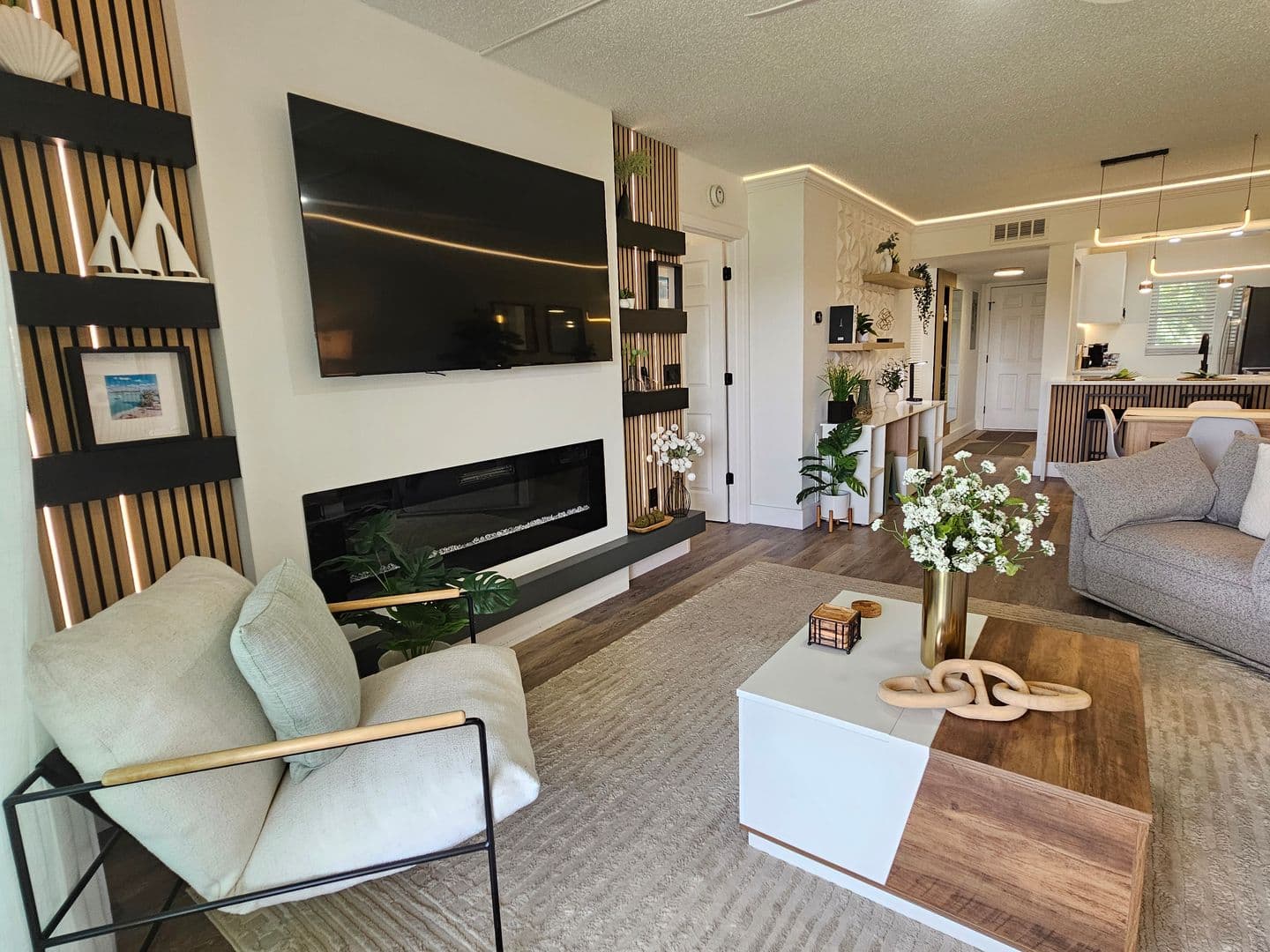 Venice Condo: 437 Cerromar Lane #424