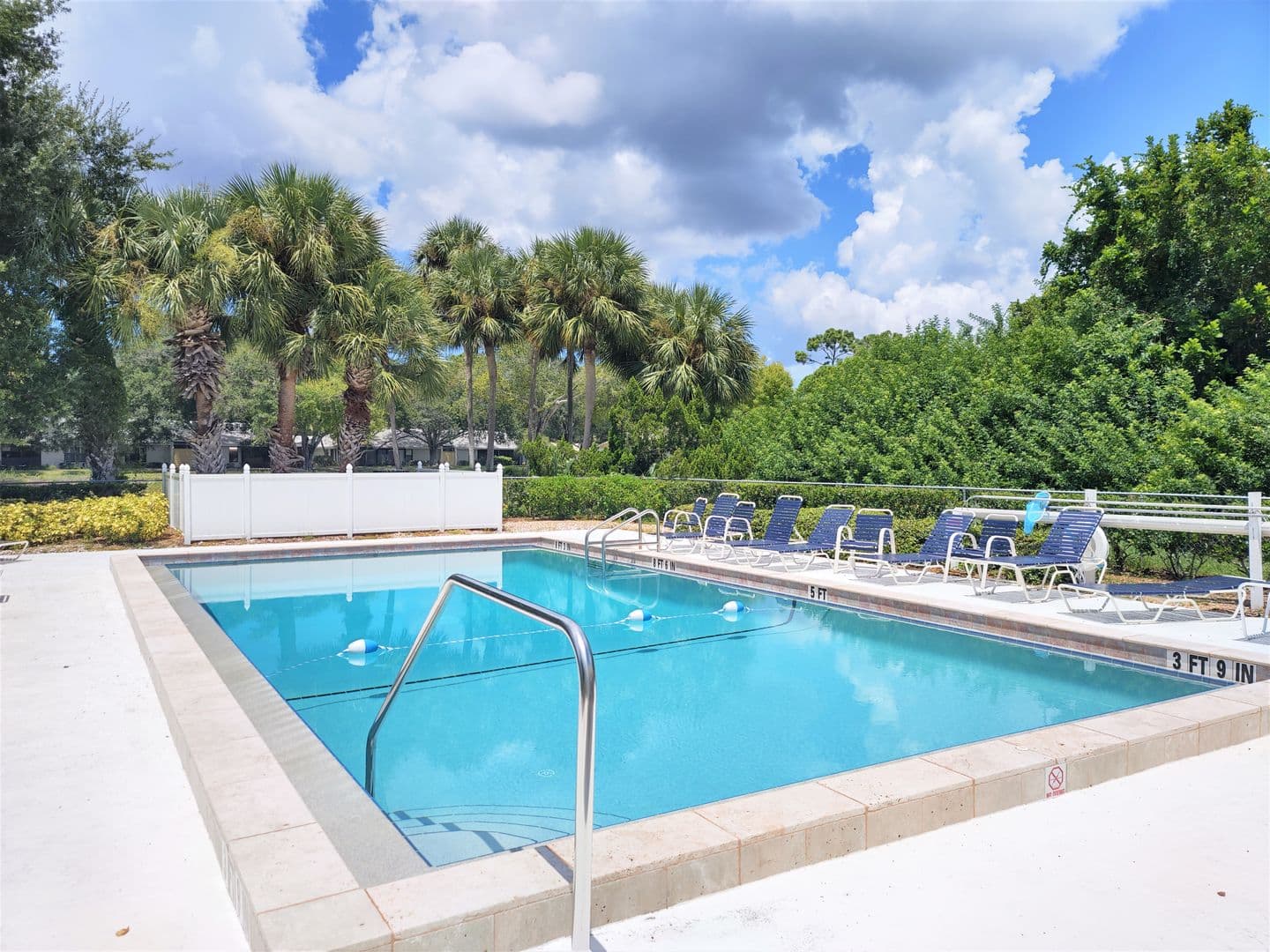 Venice House: 276 Cerromar Way S #60