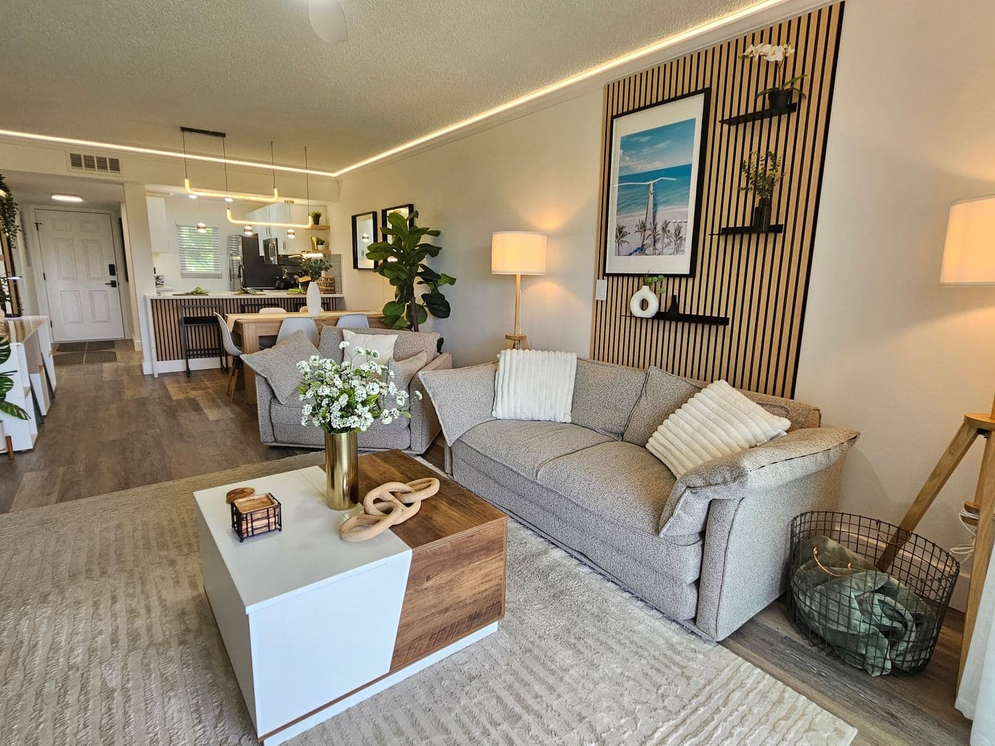 Venice Condo: 437 Cerromar Lane #424