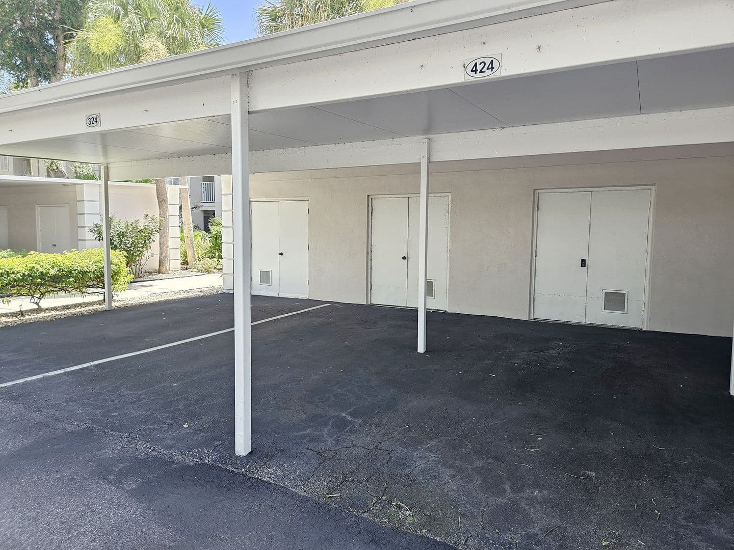Venice Condo: 437 Cerromar Lane #424