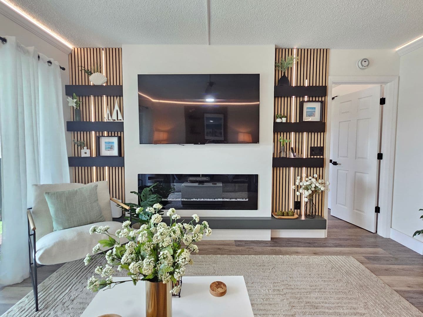 Venice Condo: 437 Cerromar Lane #424