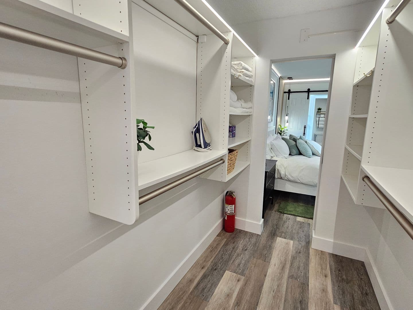 Venice Condo: 437 Cerromar Lane #424