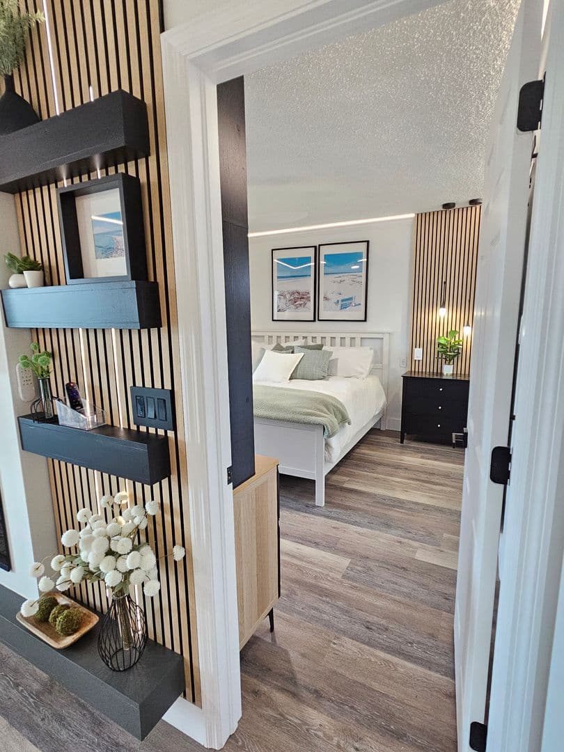 Venice Condo: 437 Cerromar Lane #424