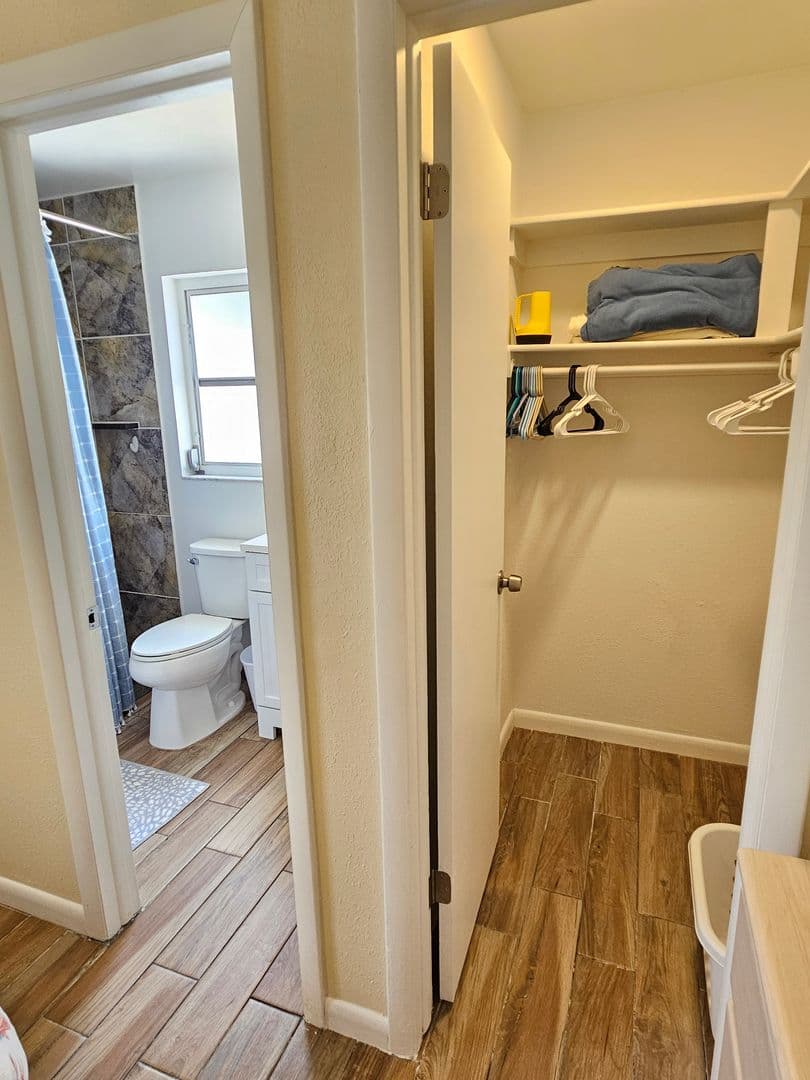 Venice House: 426 Pineview Drive