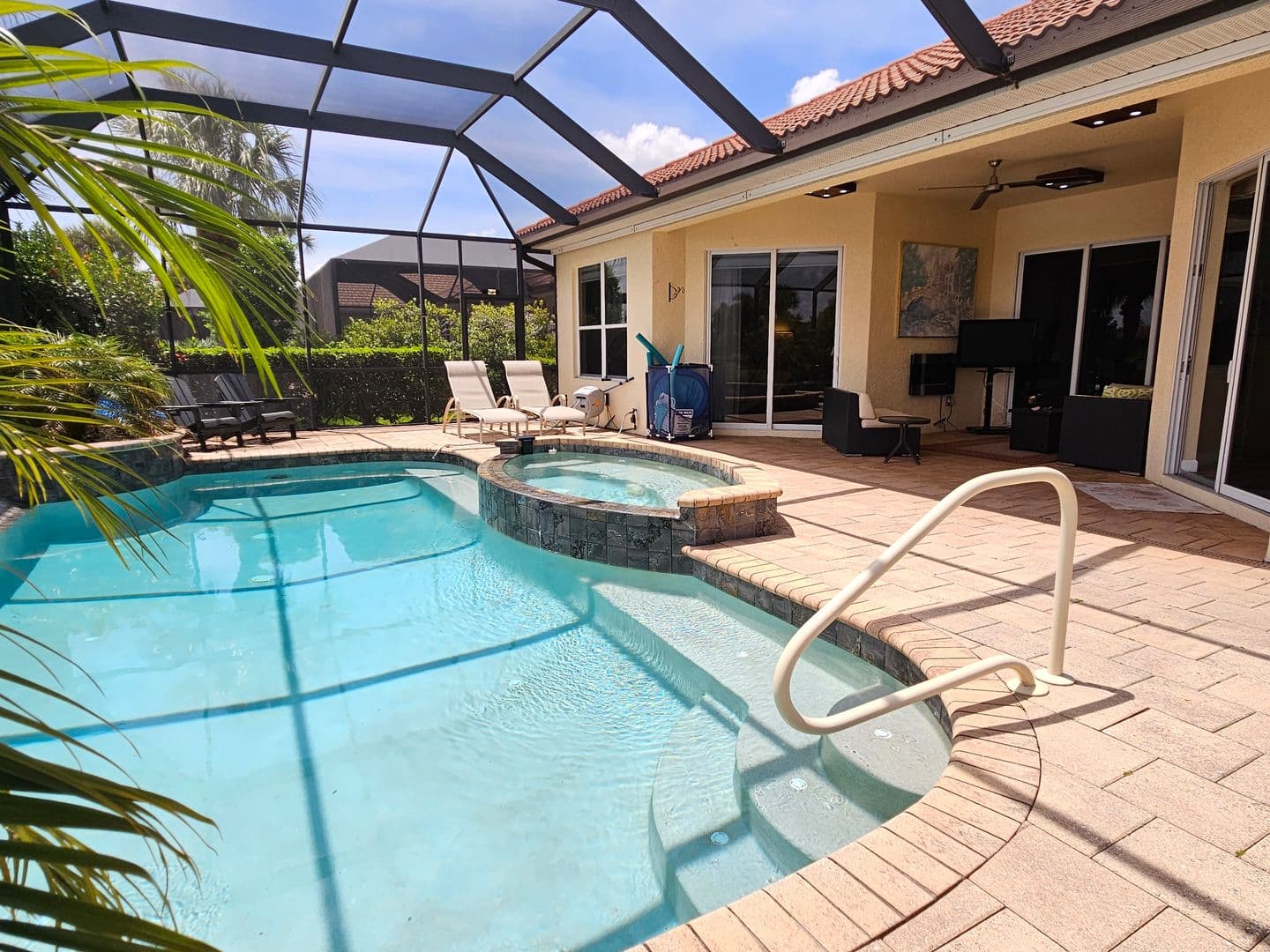 Nokomis House: 101 Medici Terrace