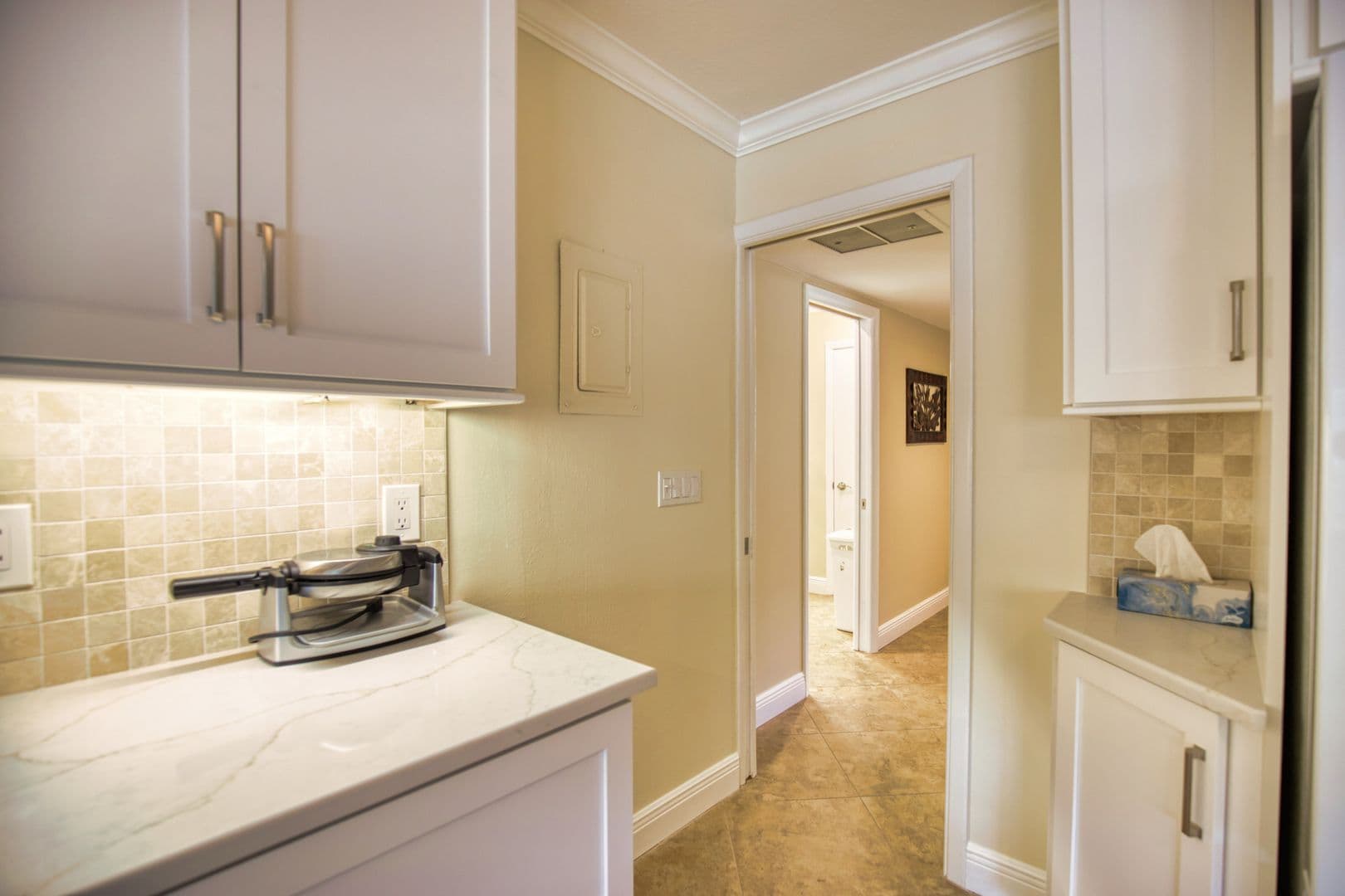 Venice Condo: 100 Avenue Des Pasque #9