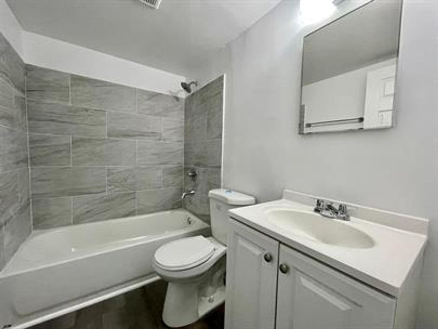 St. Louis Apartment: 819 Gustav Avenue