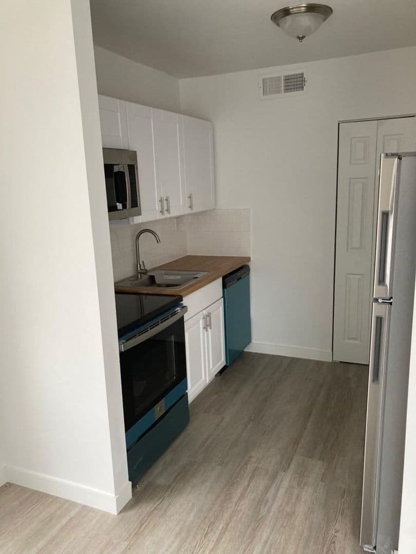 St. Louis Apartment: 3651 Delor Street