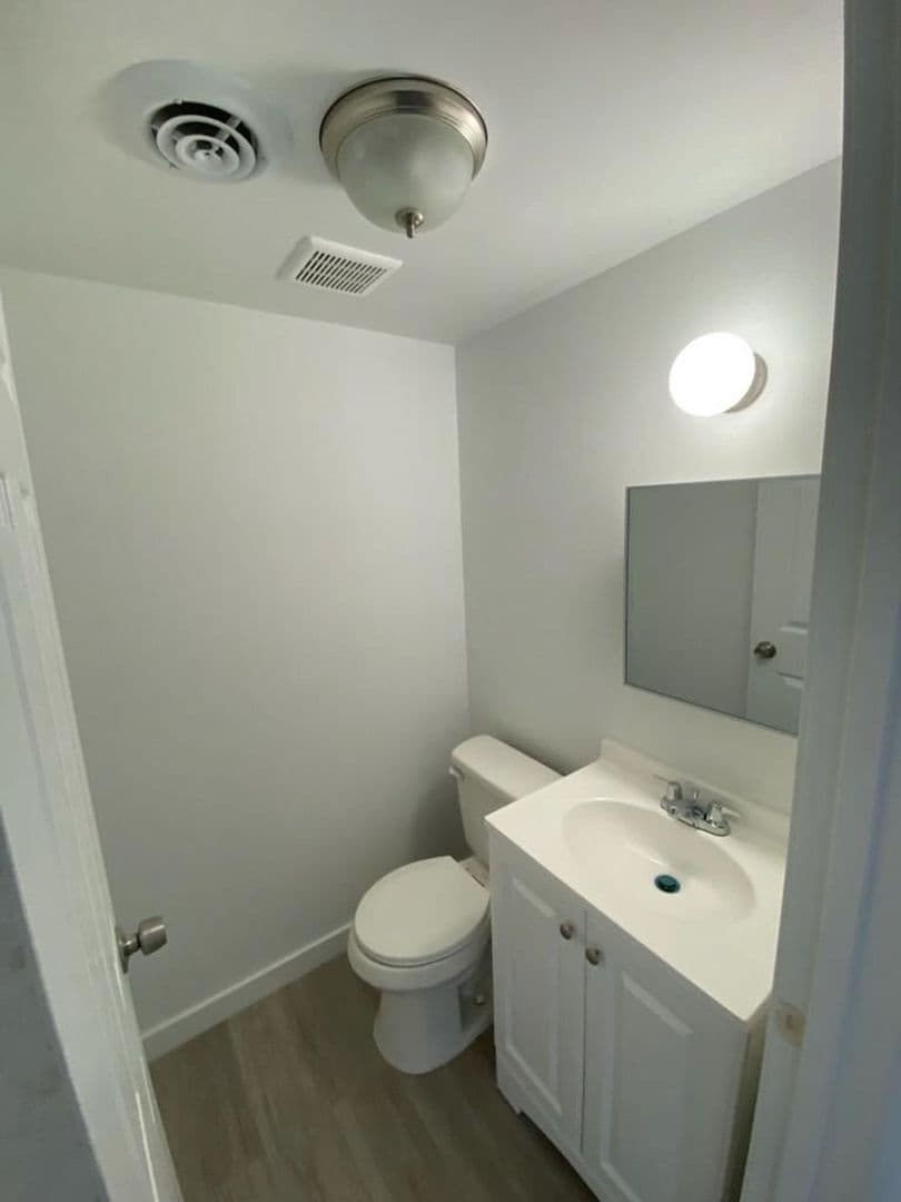 St. Louis Apartment: 3711 Delor Street