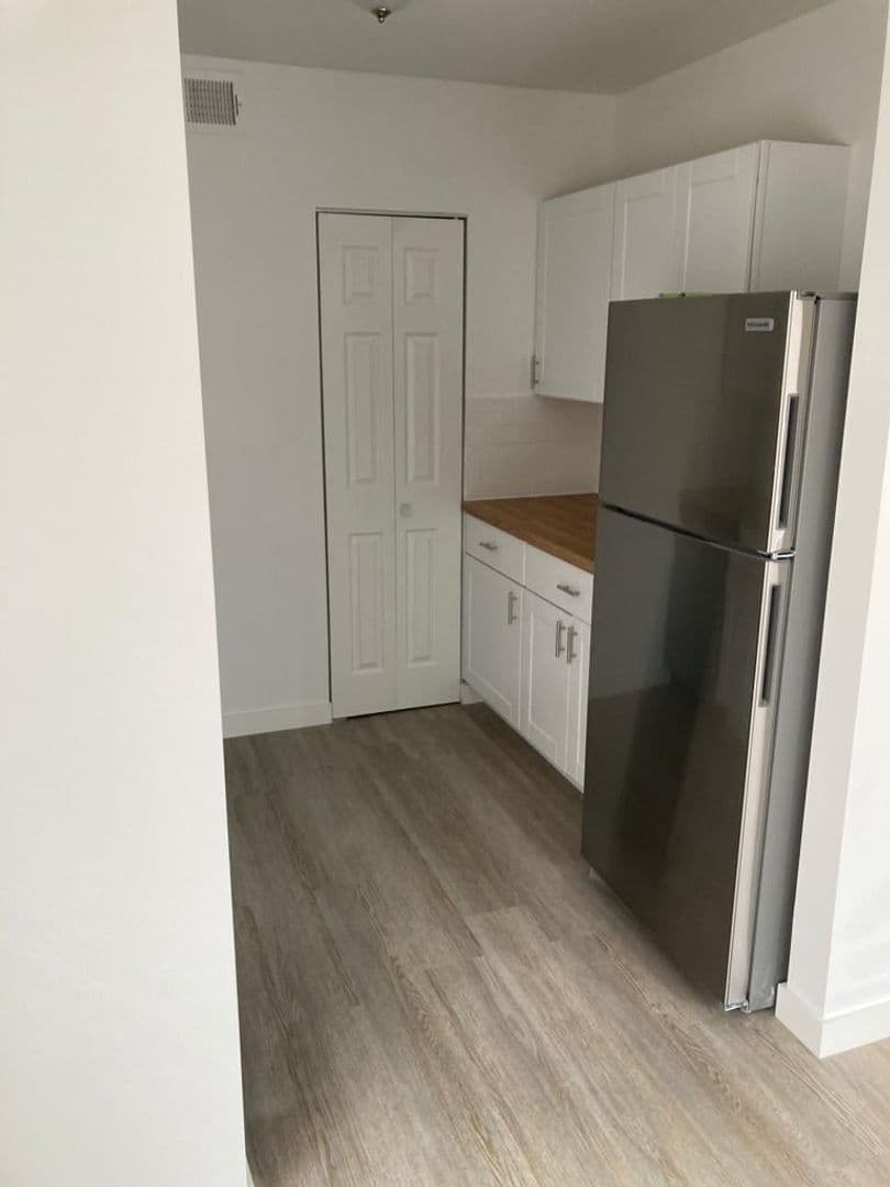 St. Louis Apartment: 3721 Delor Street