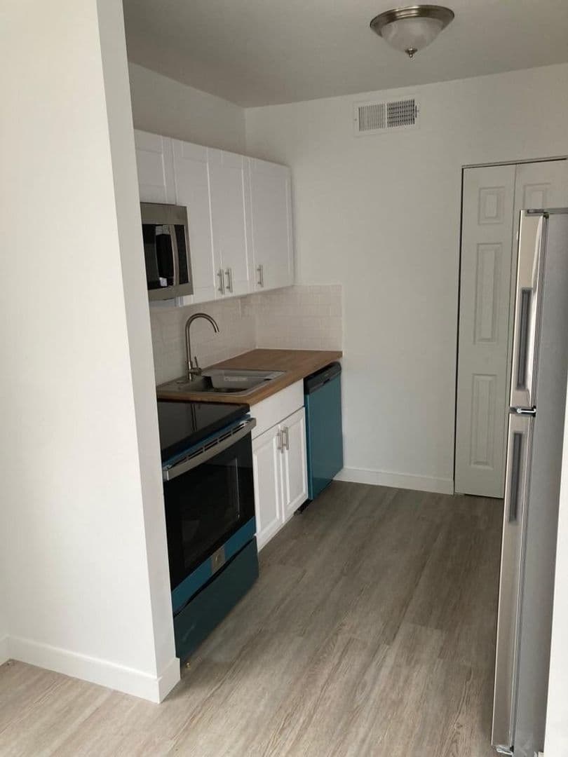 St. Louis Apartment: 3721 Delor Street
