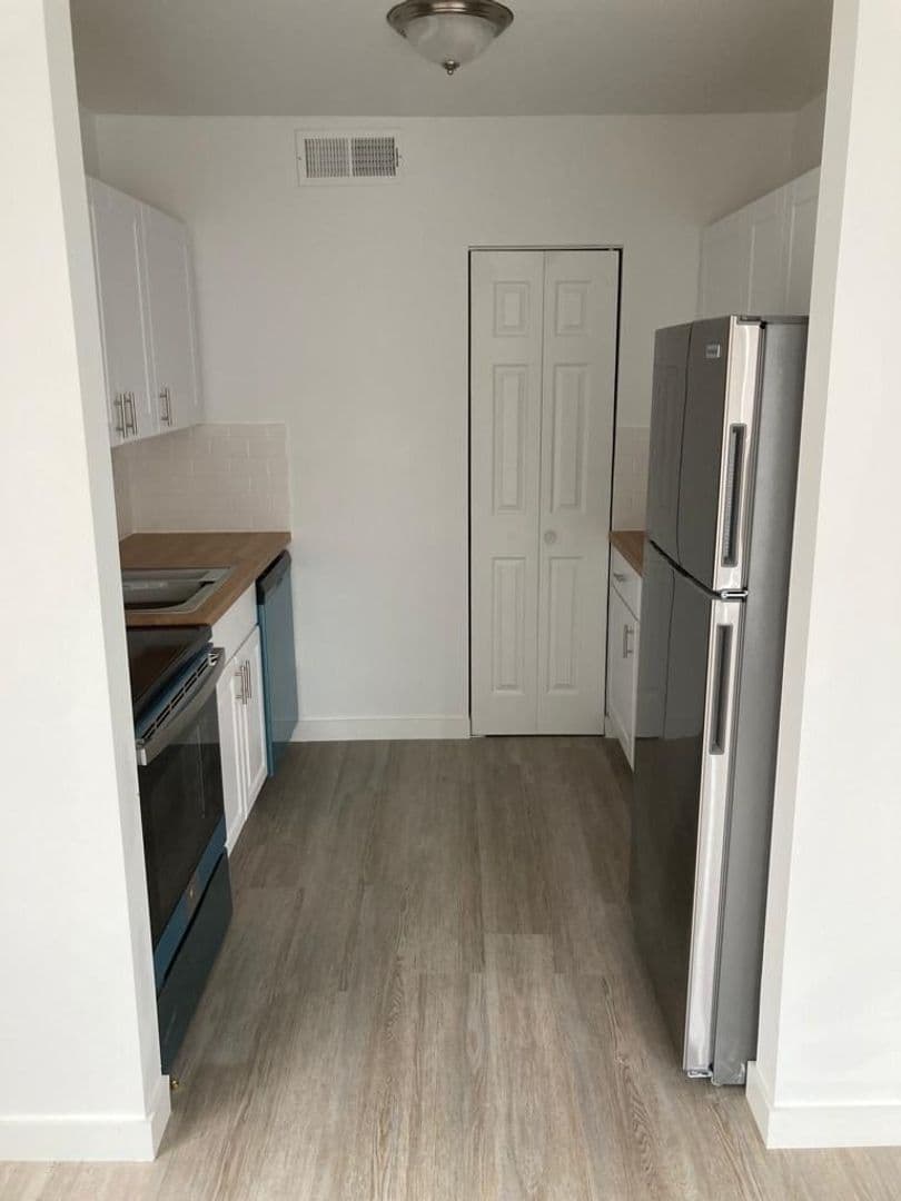 St. Louis Apartment: 3721 Delor Street