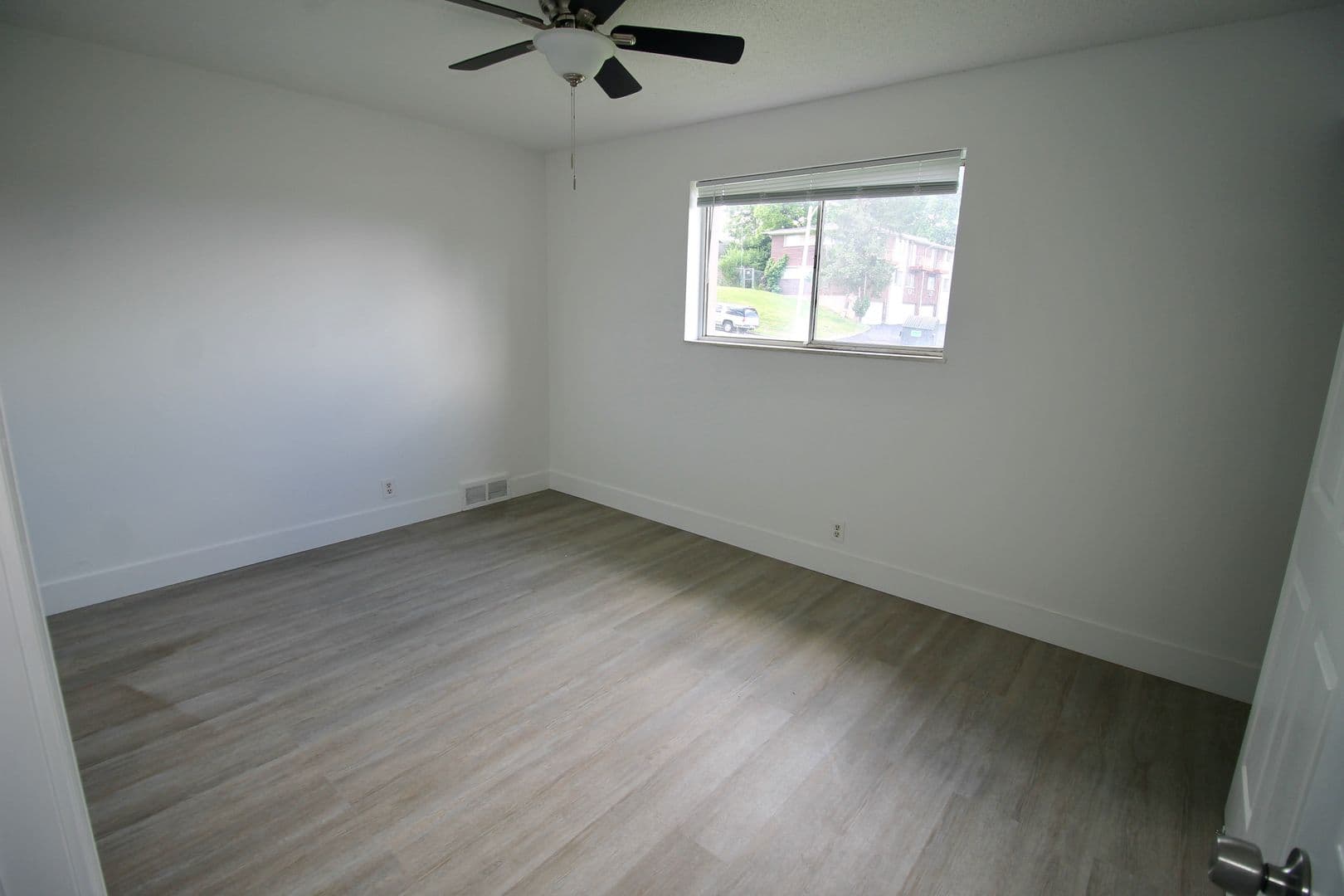 St. Louis Apartment: 819 Gustav Avenue
