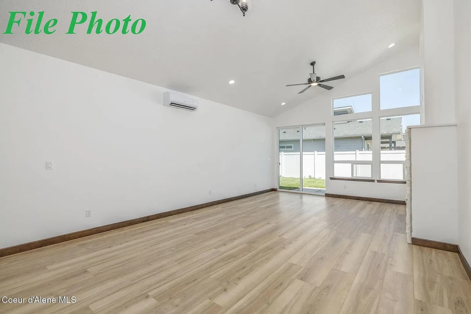 CDA Townhome: 7801 N. Mocha Lp.