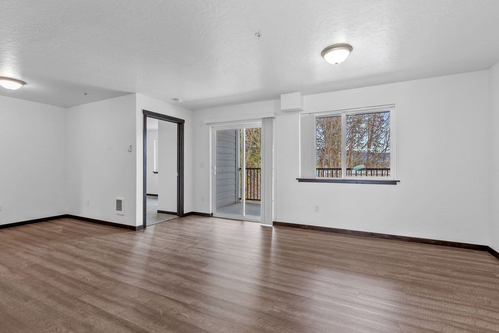 CDA Apartment: 128 W Neider