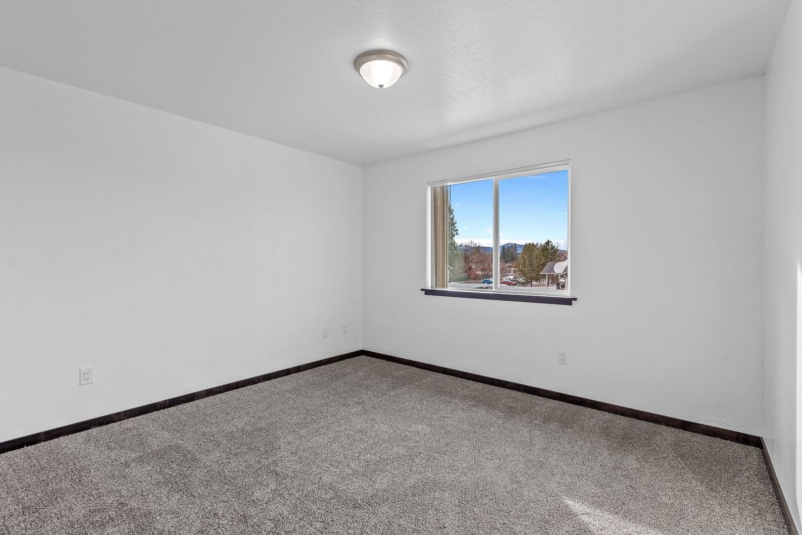 CDA Apartment: 128 W Neider