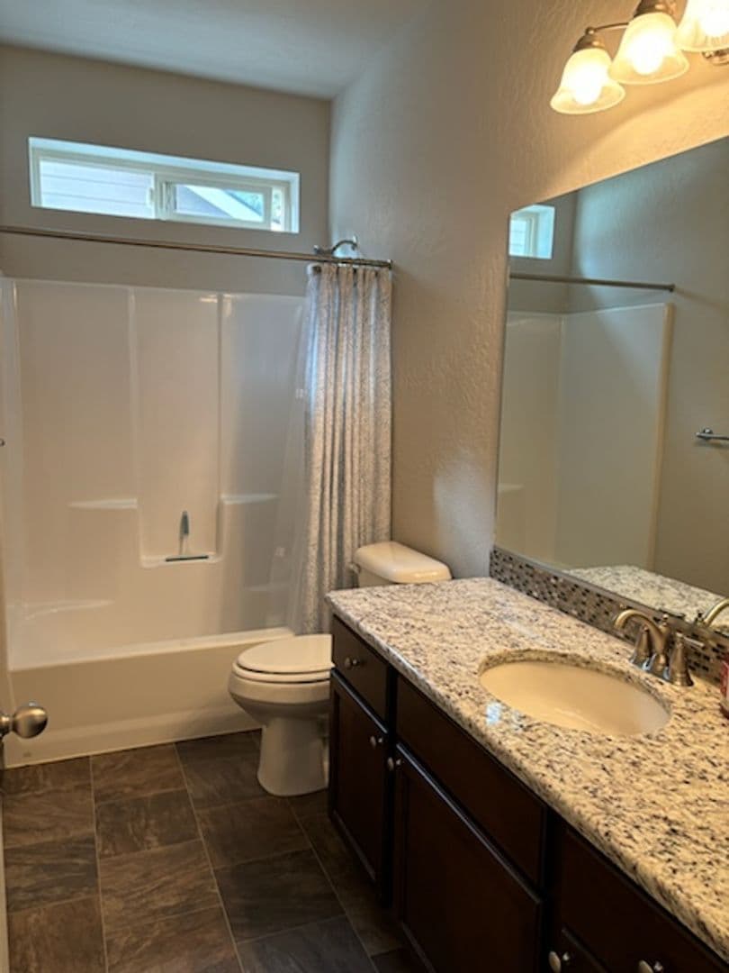 CDA House: 1485 W Chestnut Way