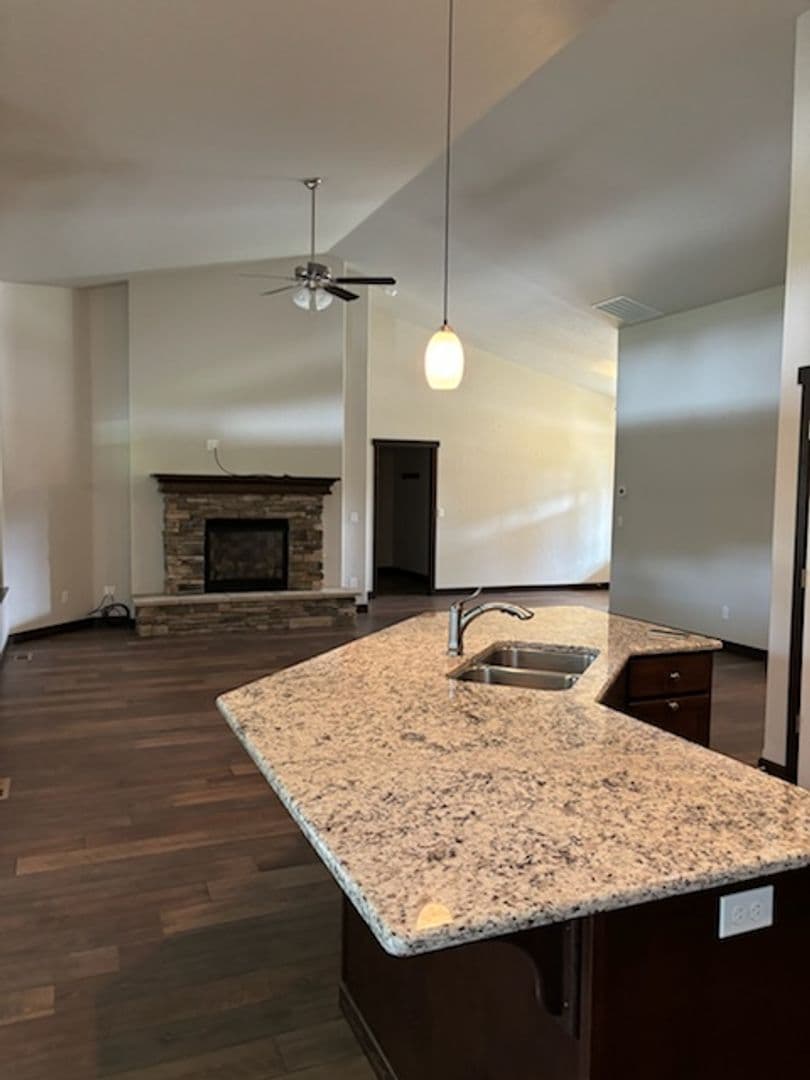 CDA House: 1485 W Chestnut Way