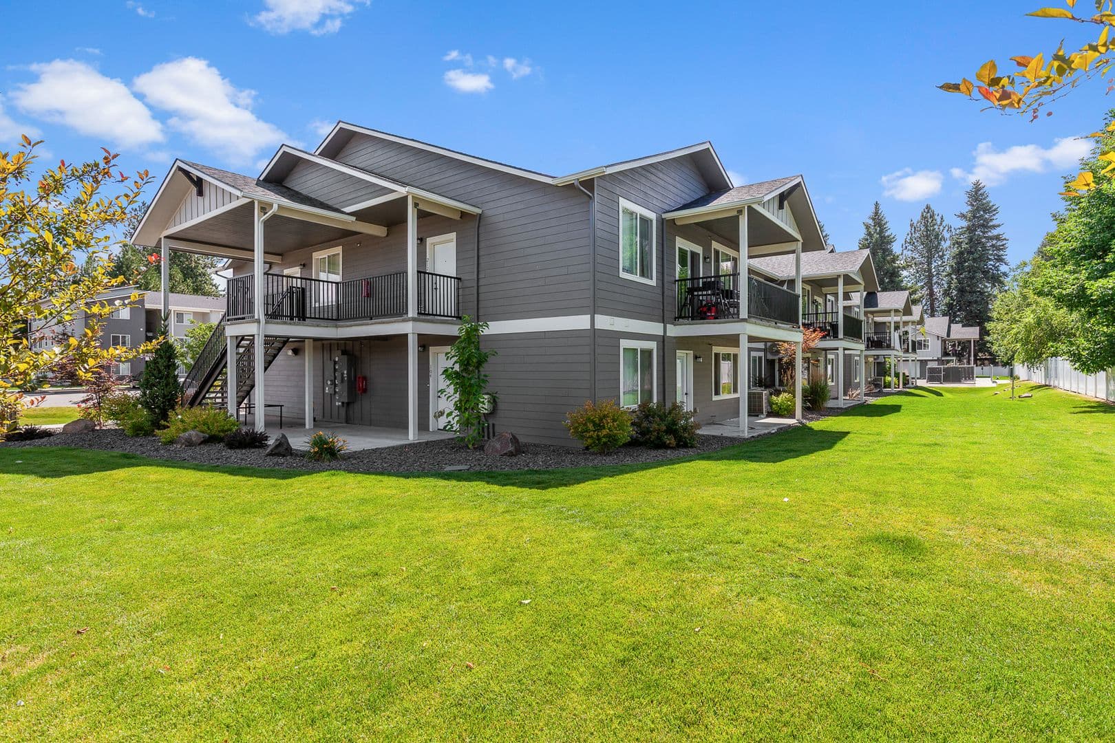 CDA Apartment: 128 W Neider