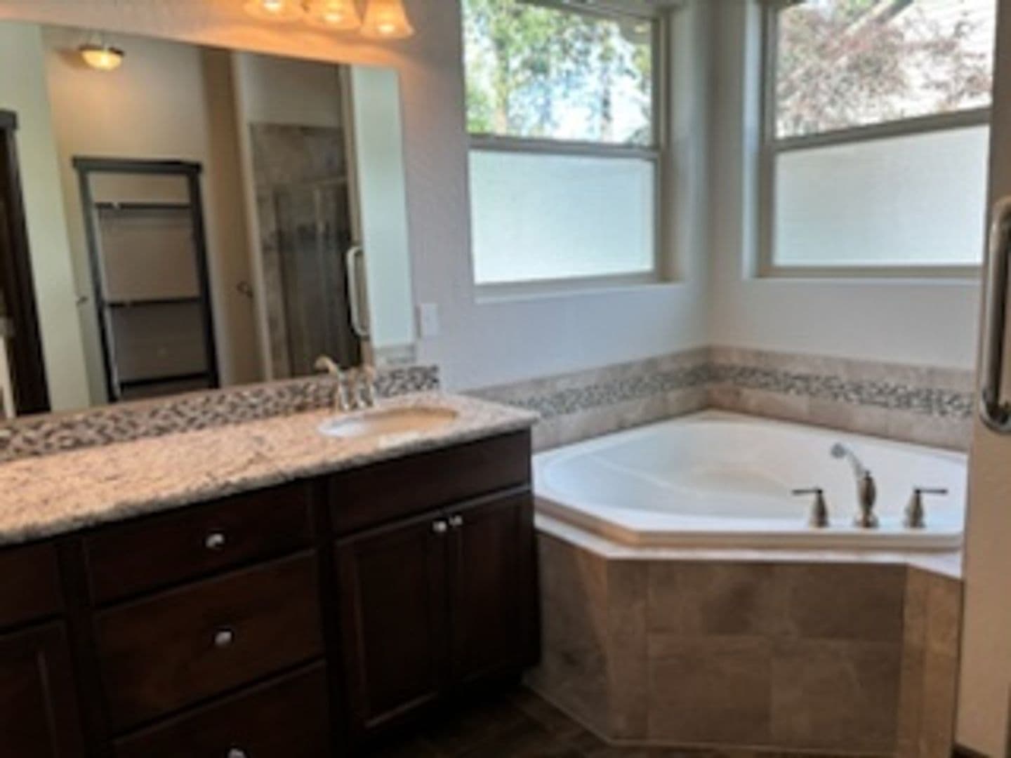 CDA House: 1485 W Chestnut Way
