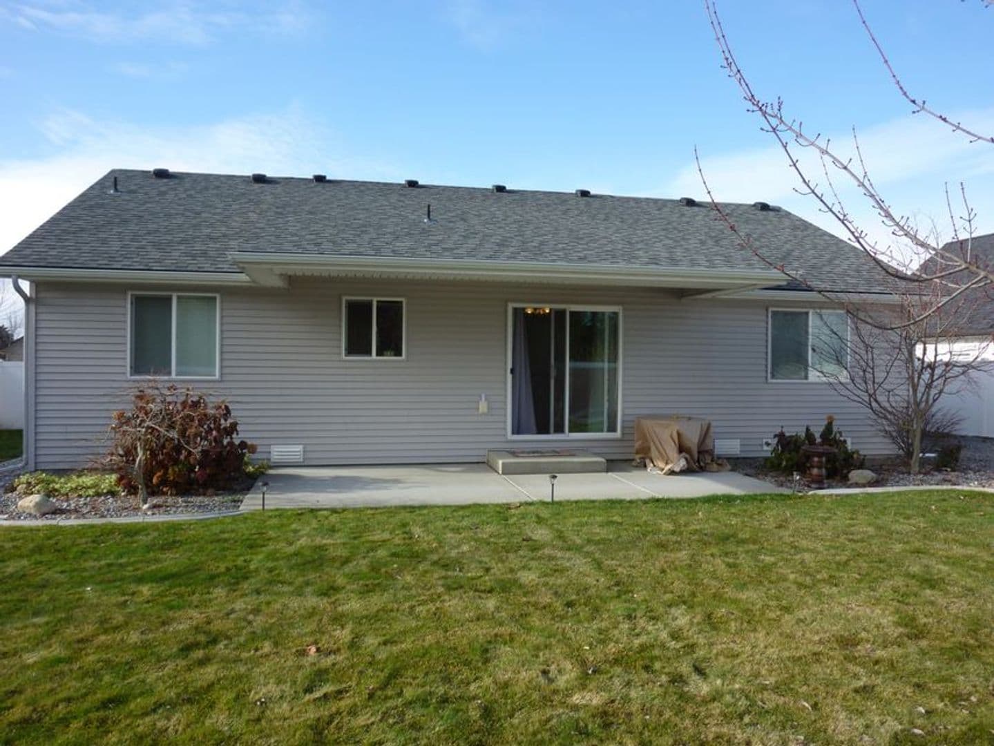 Hayden House: 10174 N Hubble St.
