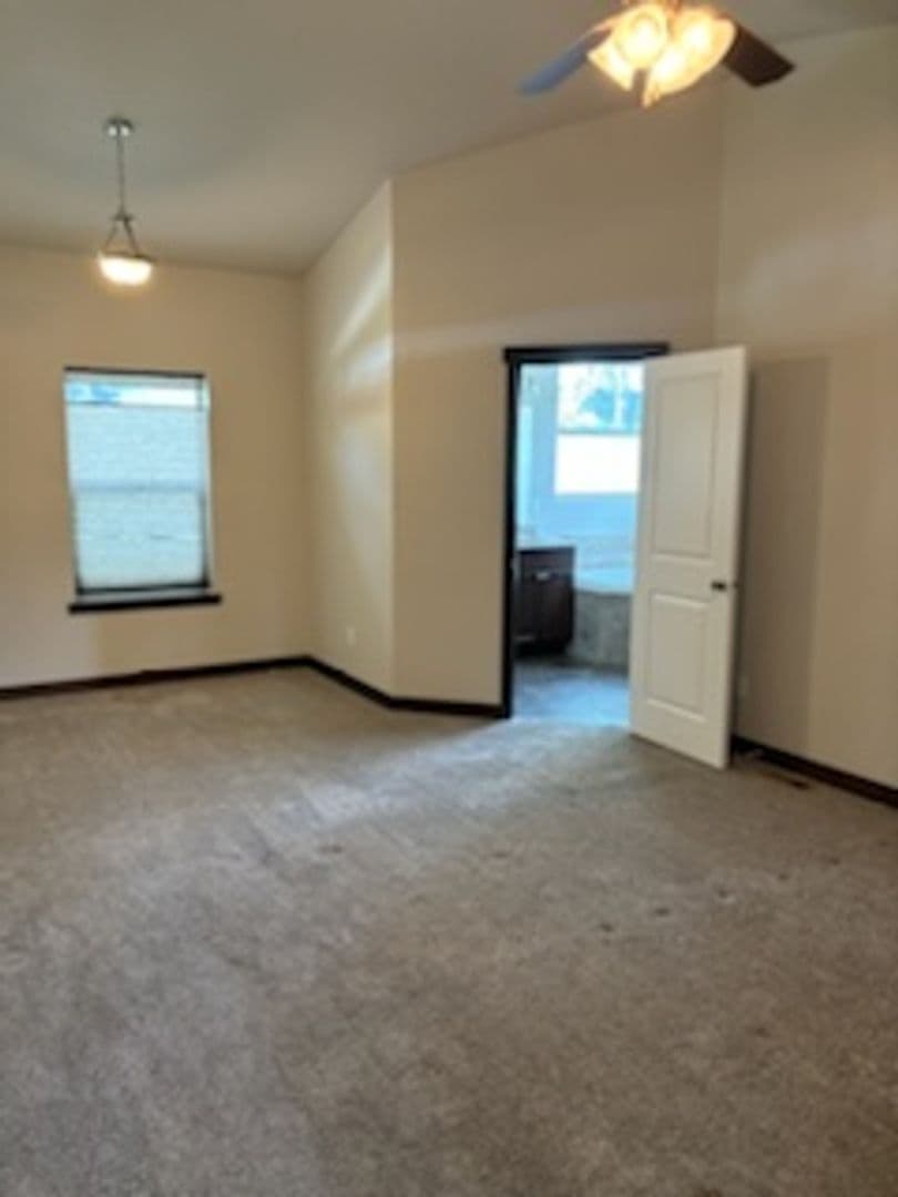 CDA House: 1485 W Chestnut Way