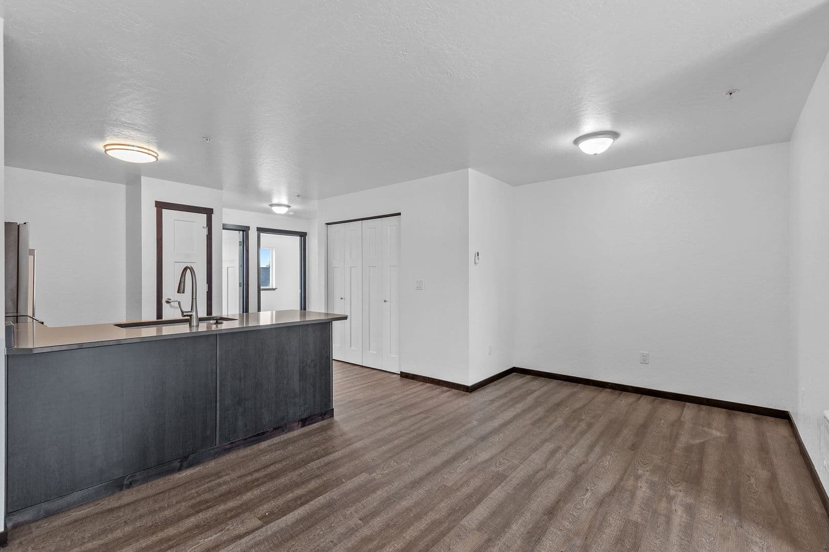 CDA Apartment: 128 W Neider