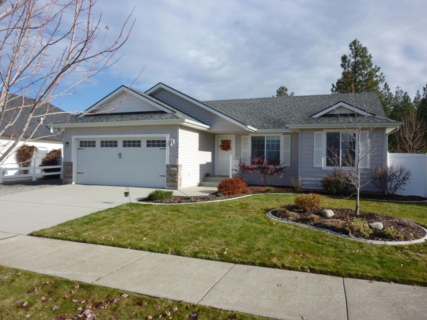 Hayden House: 10174 N Hubble St.