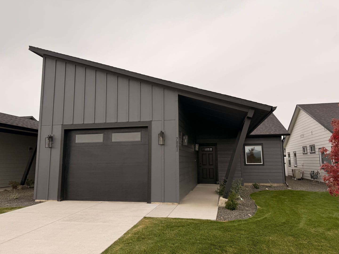 CDA Townhome: 7801 N. Mocha Lp.