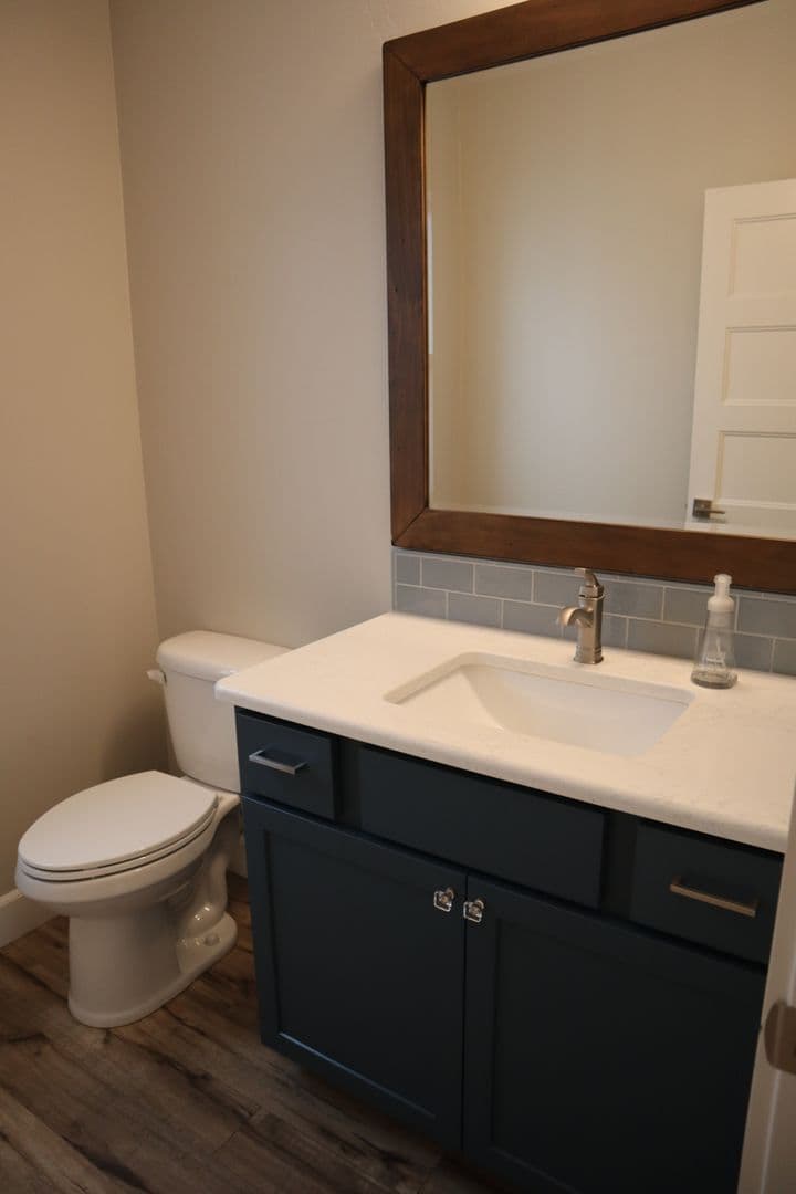 CDA House: 818 E Lakeside Ave
