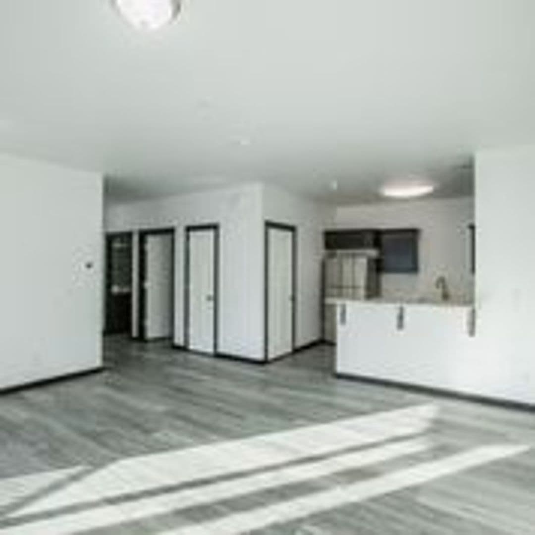 Hayden Apartment: 98 E Hayden Ave.