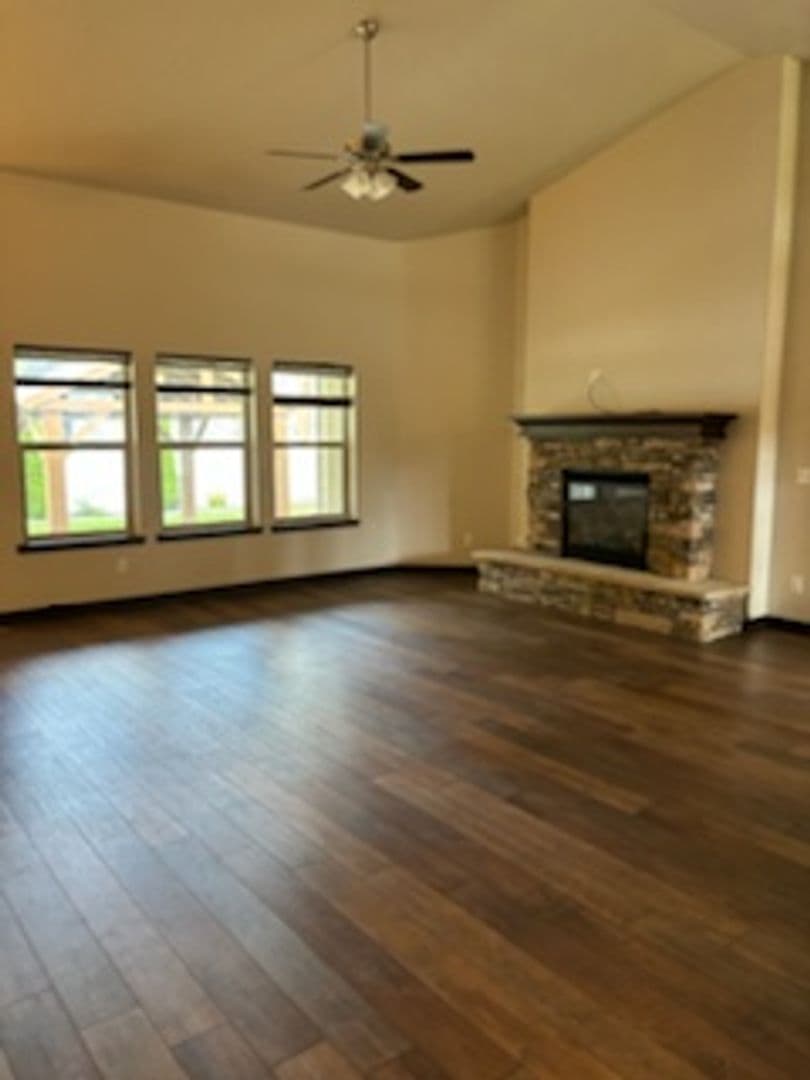 CDA House: 1485 W Chestnut Way