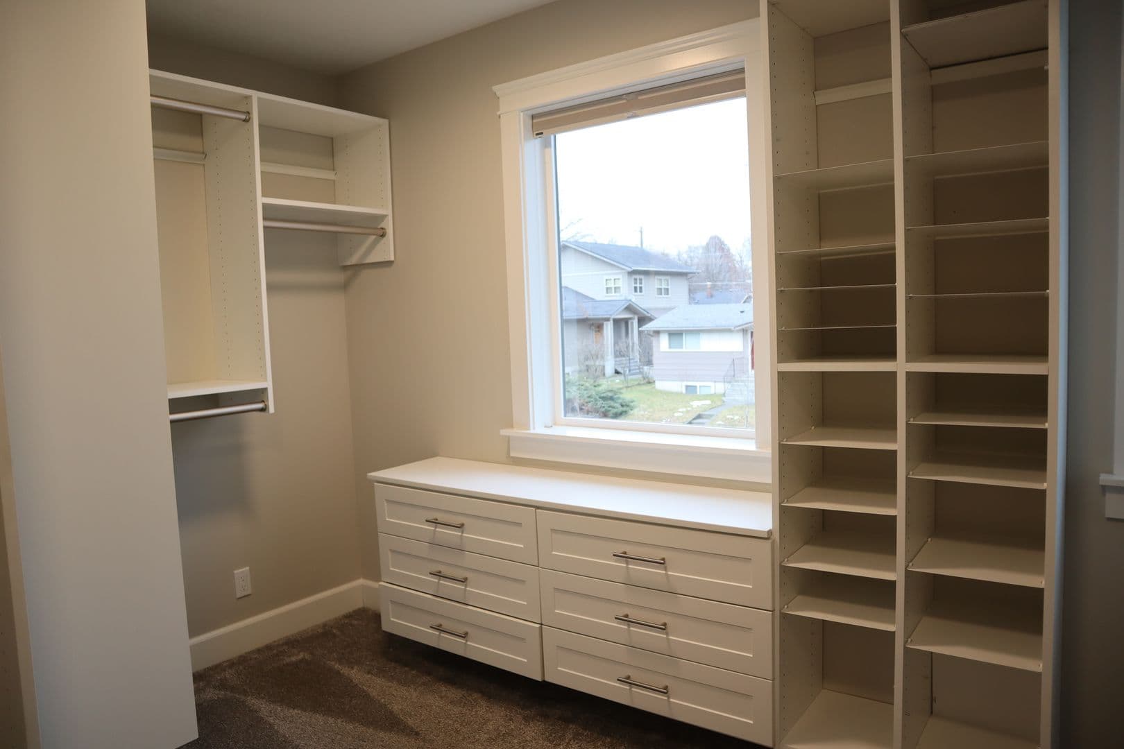 CDA House: 818 E Lakeside Ave