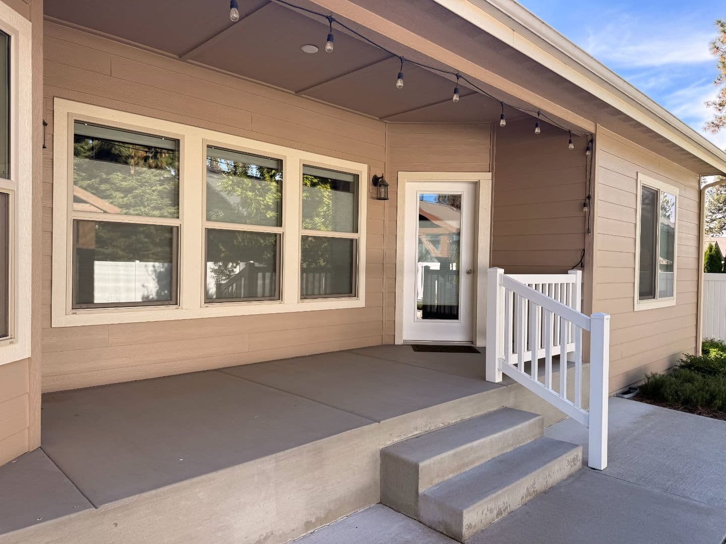 CDA House: 1485 W Chestnut Way