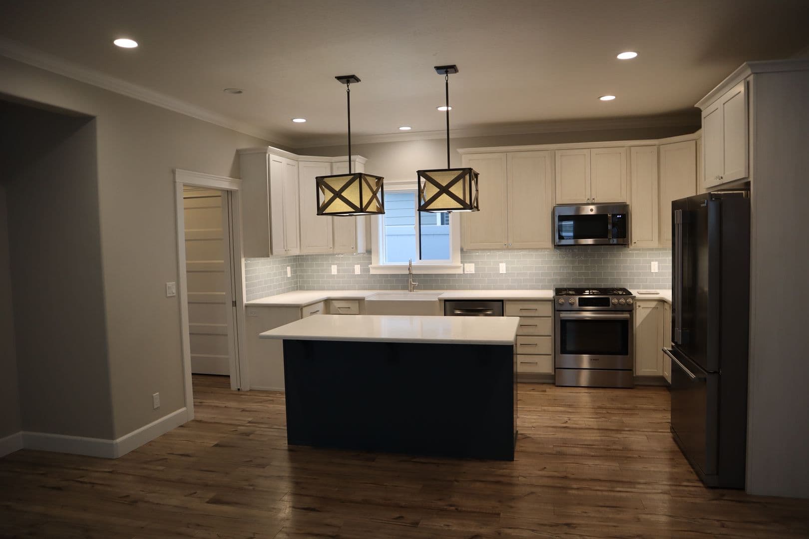 CDA House: 818 E Lakeside Ave