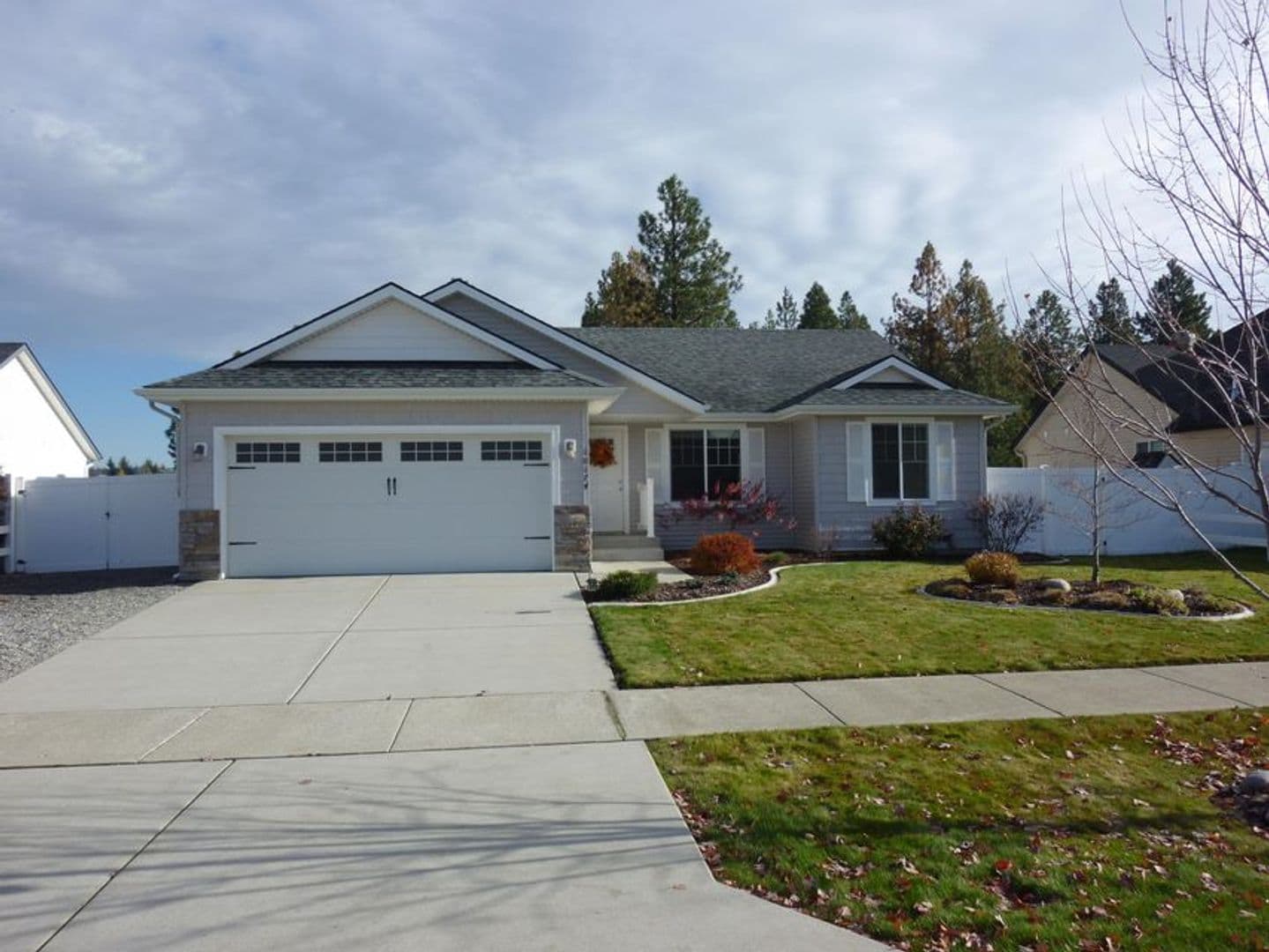Hayden House: 10174 N Hubble St.