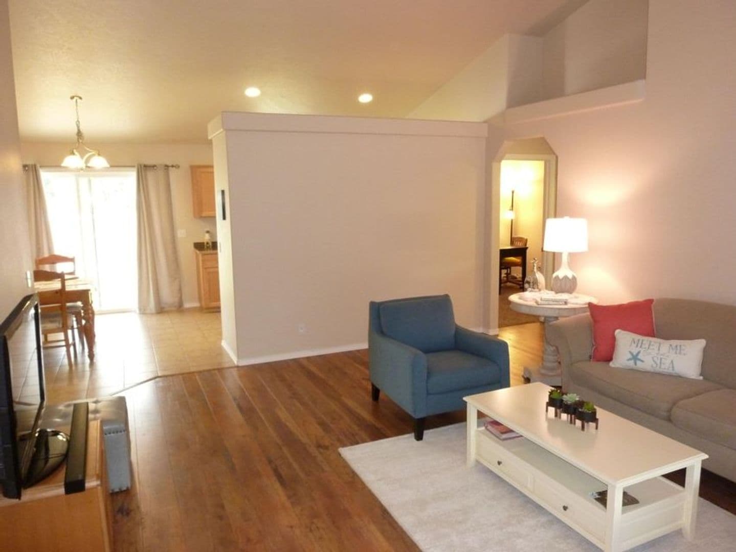 Hayden House: 10174 N Hubble St.