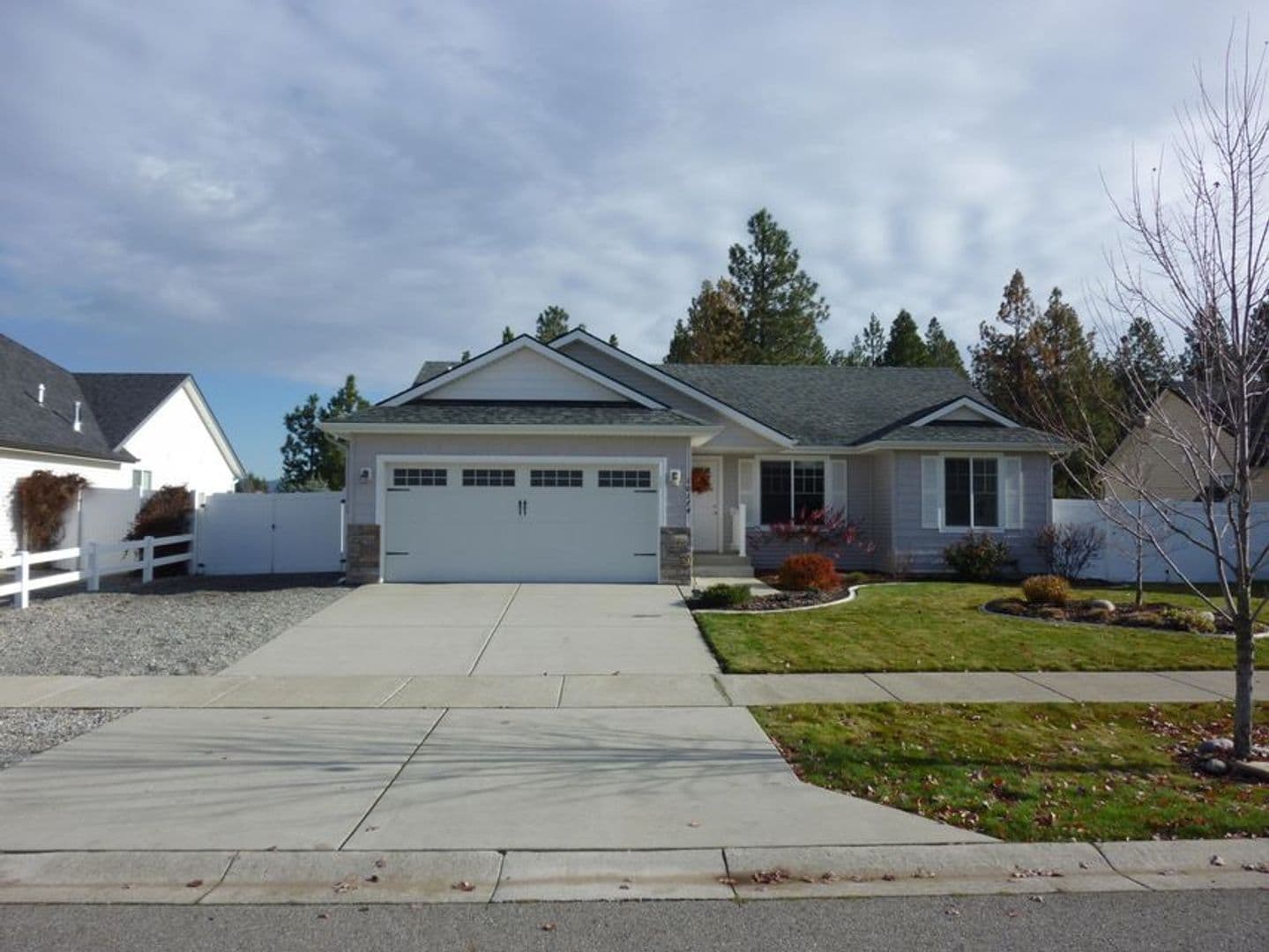 Hayden House: 10174 N Hubble St.