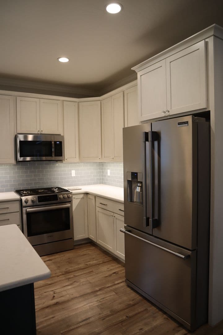 CDA House: 818 E Lakeside Ave