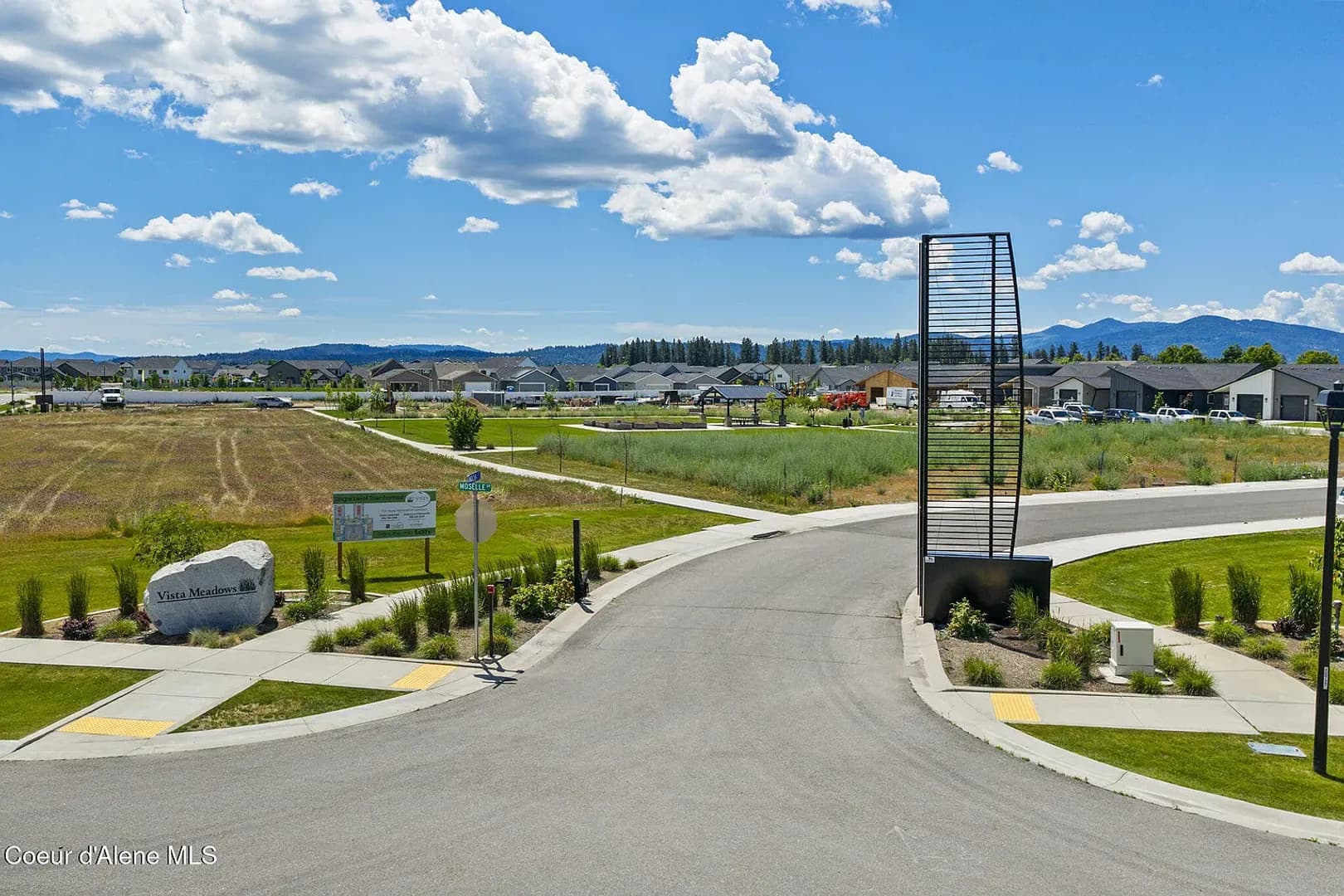 CDA Townhome: 7801 N. Mocha Lp.