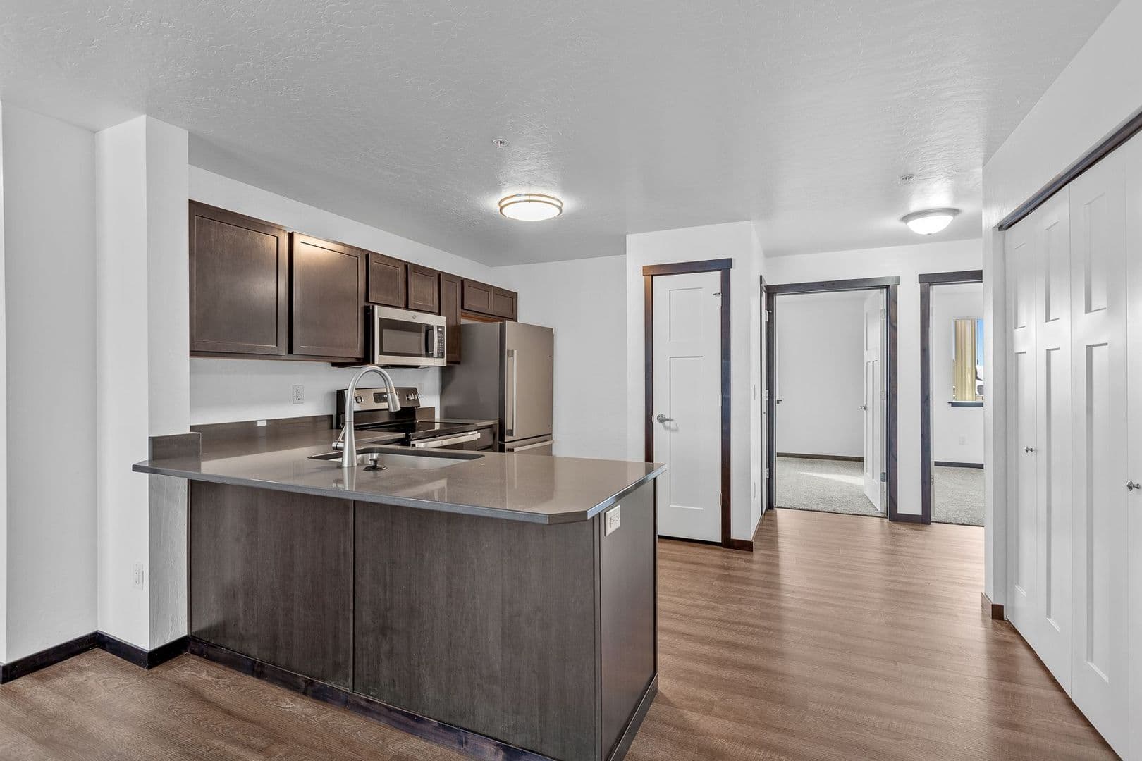 CDA Apartment: 128 W Neider